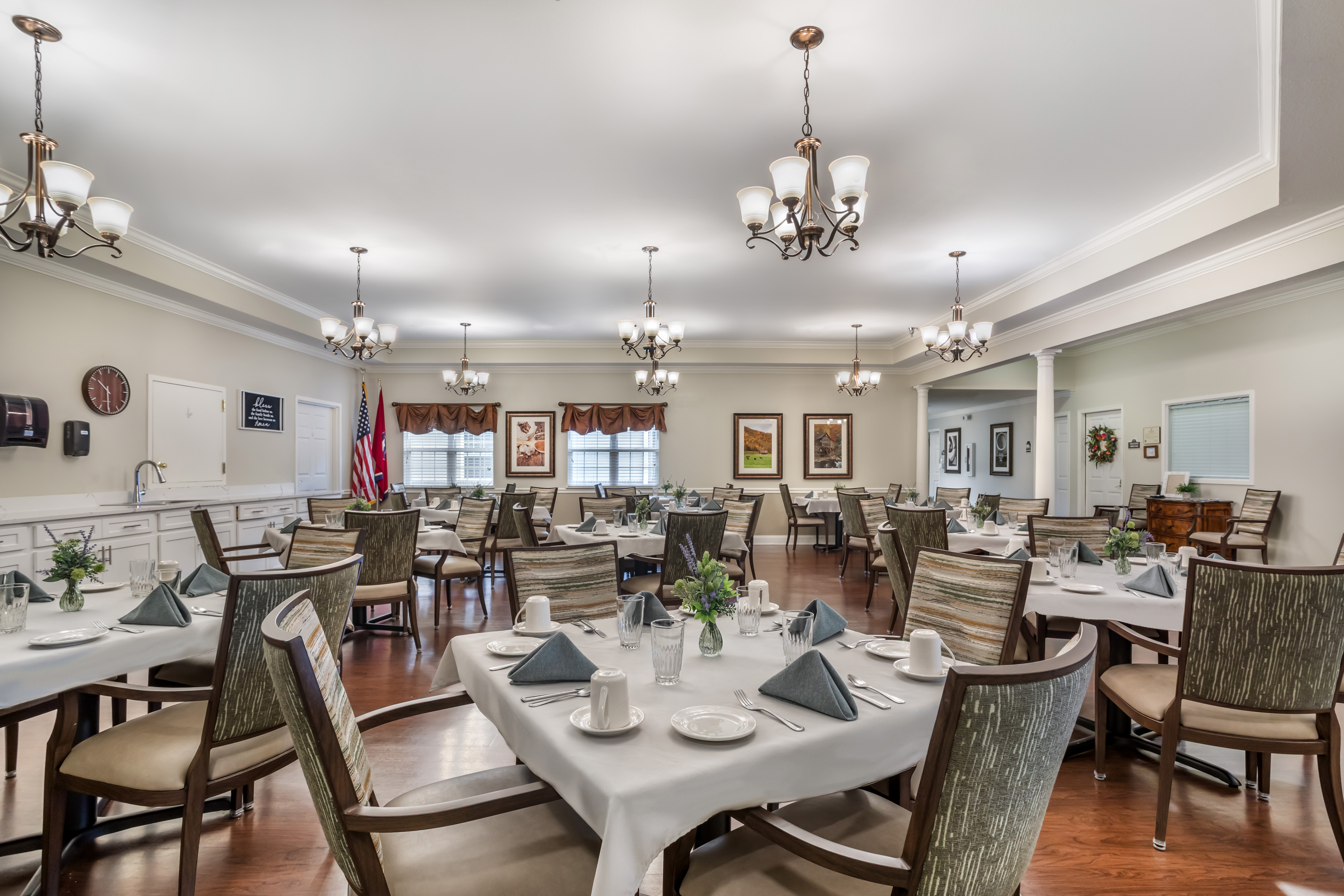 sevierville-assisted-living-community dining room