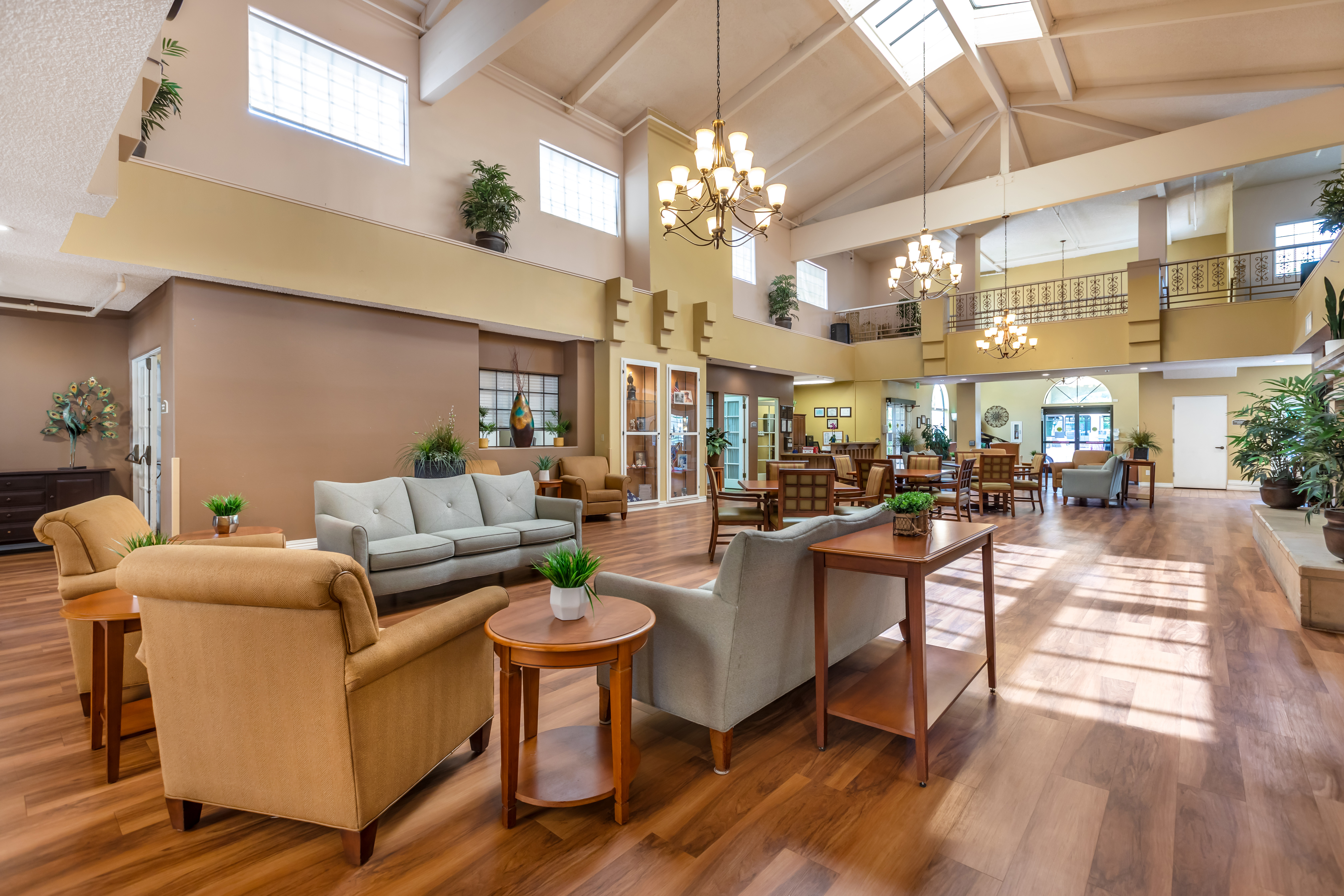 sunwest-lounge