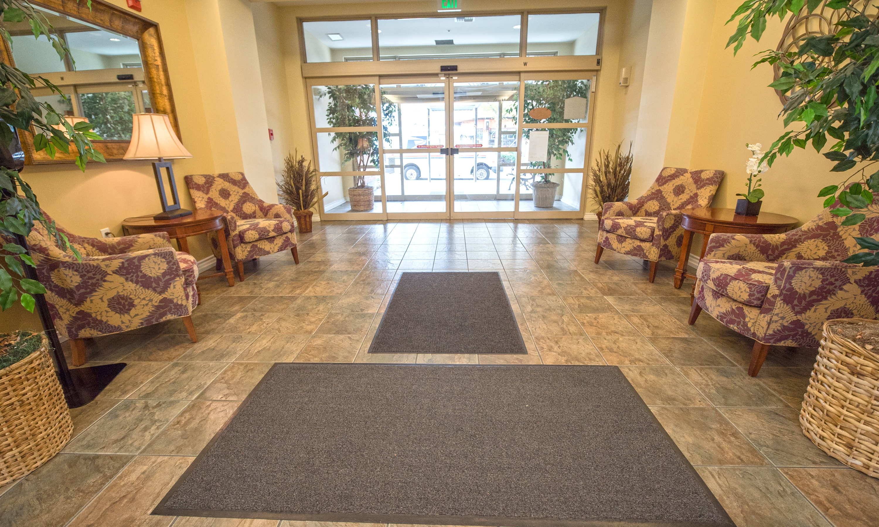admiral-heights-foyer