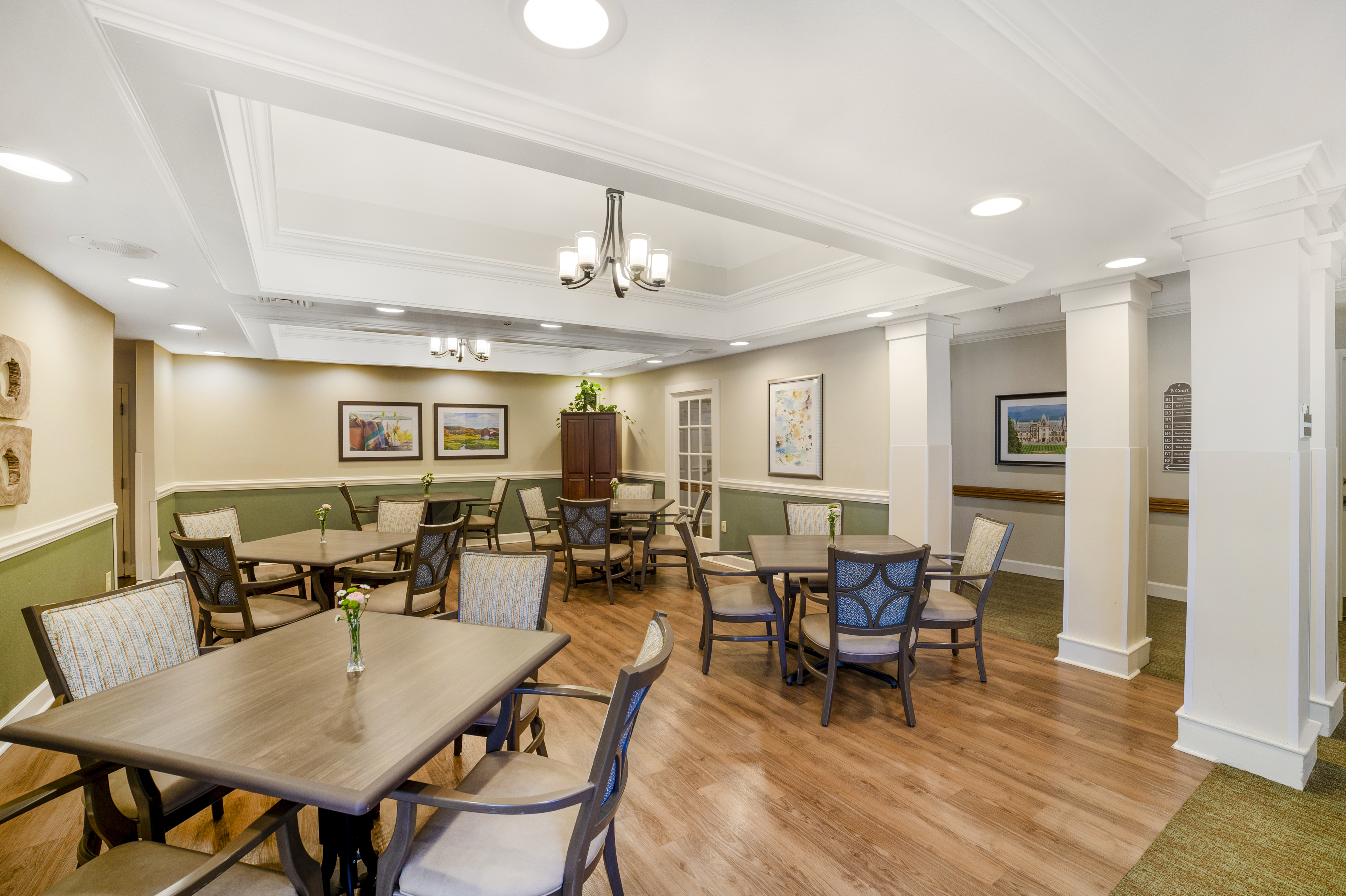 1-asheville-walden-ridge-community-dining-room