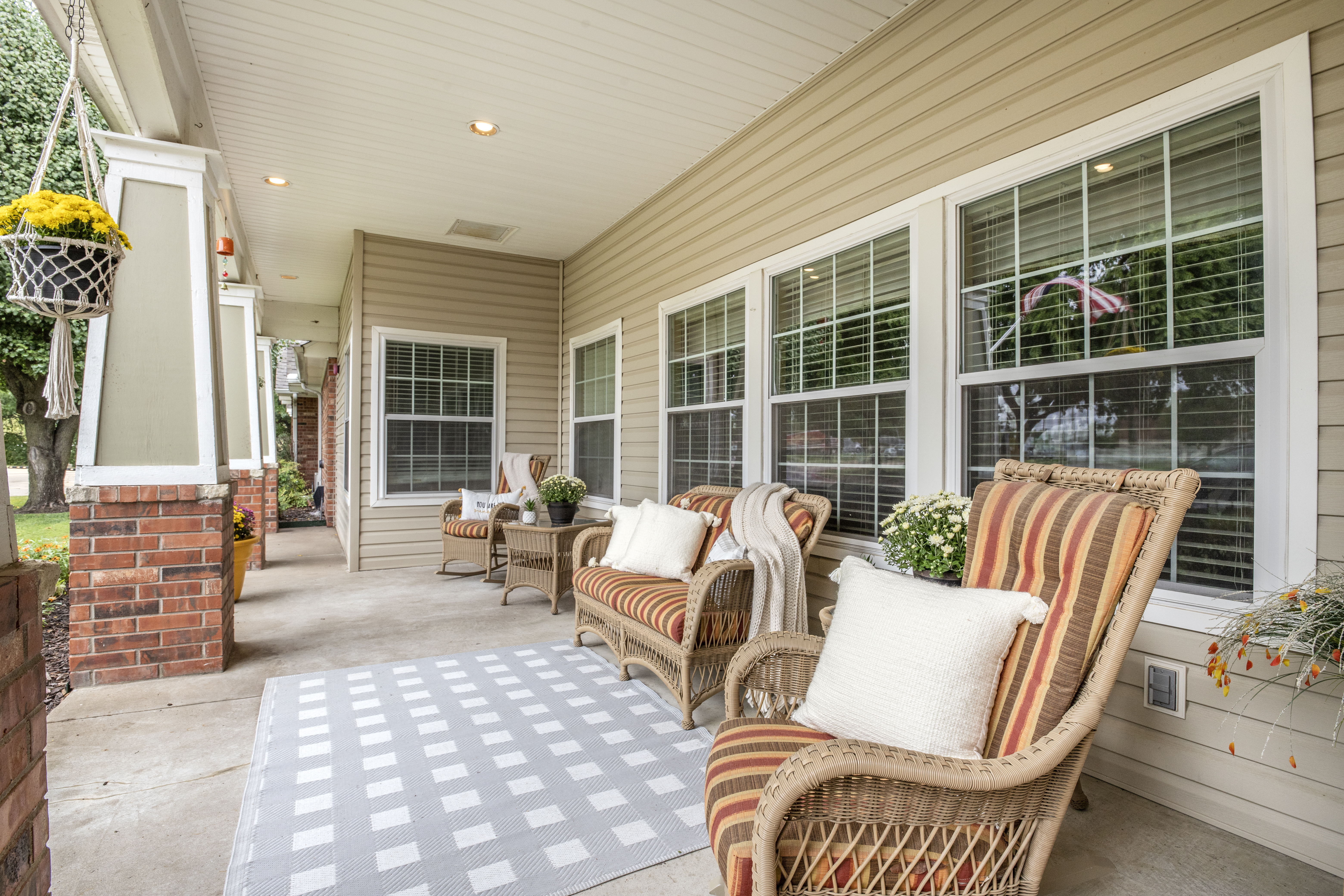3-bartlesville-south-front-porch