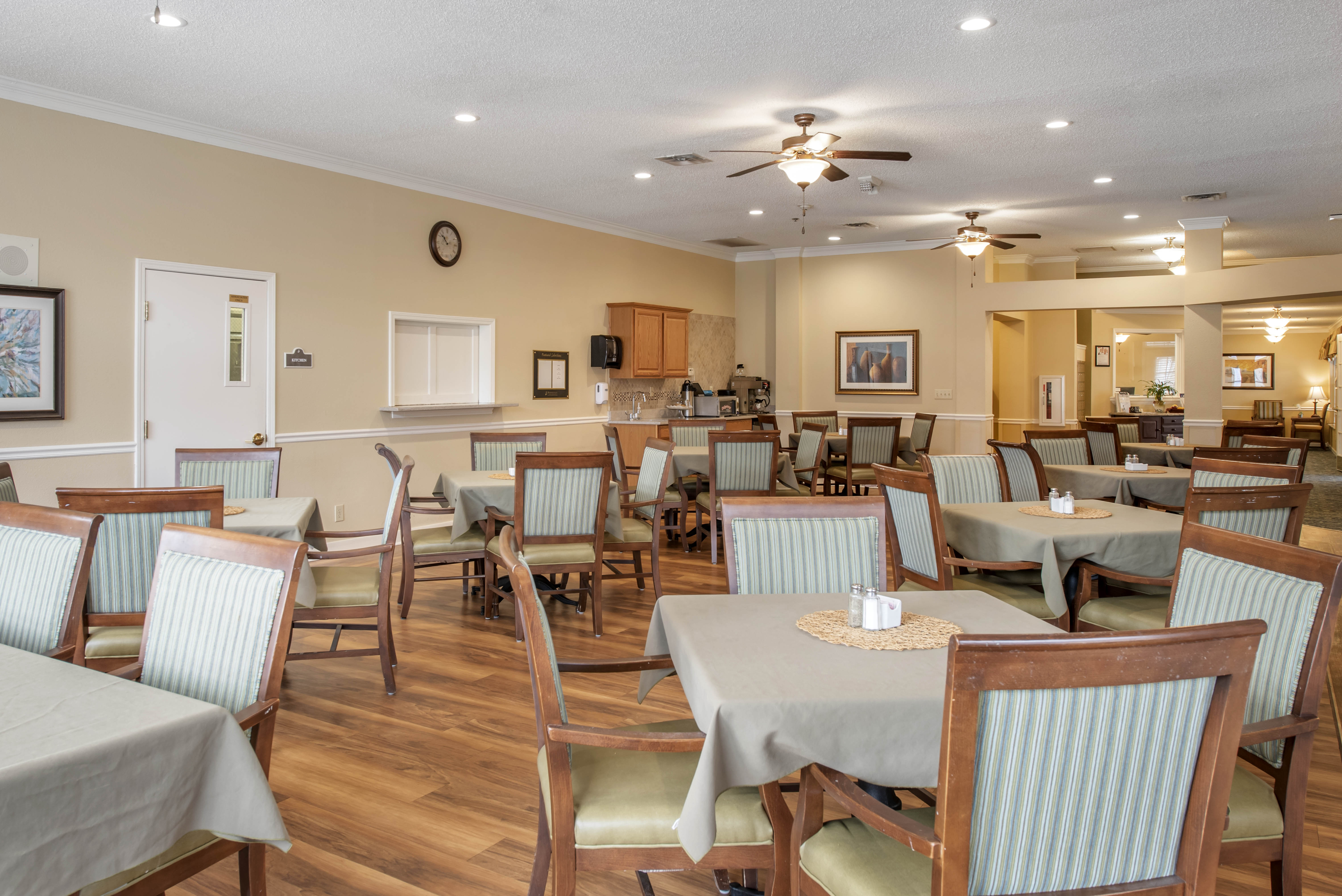 bloomington-dining-room