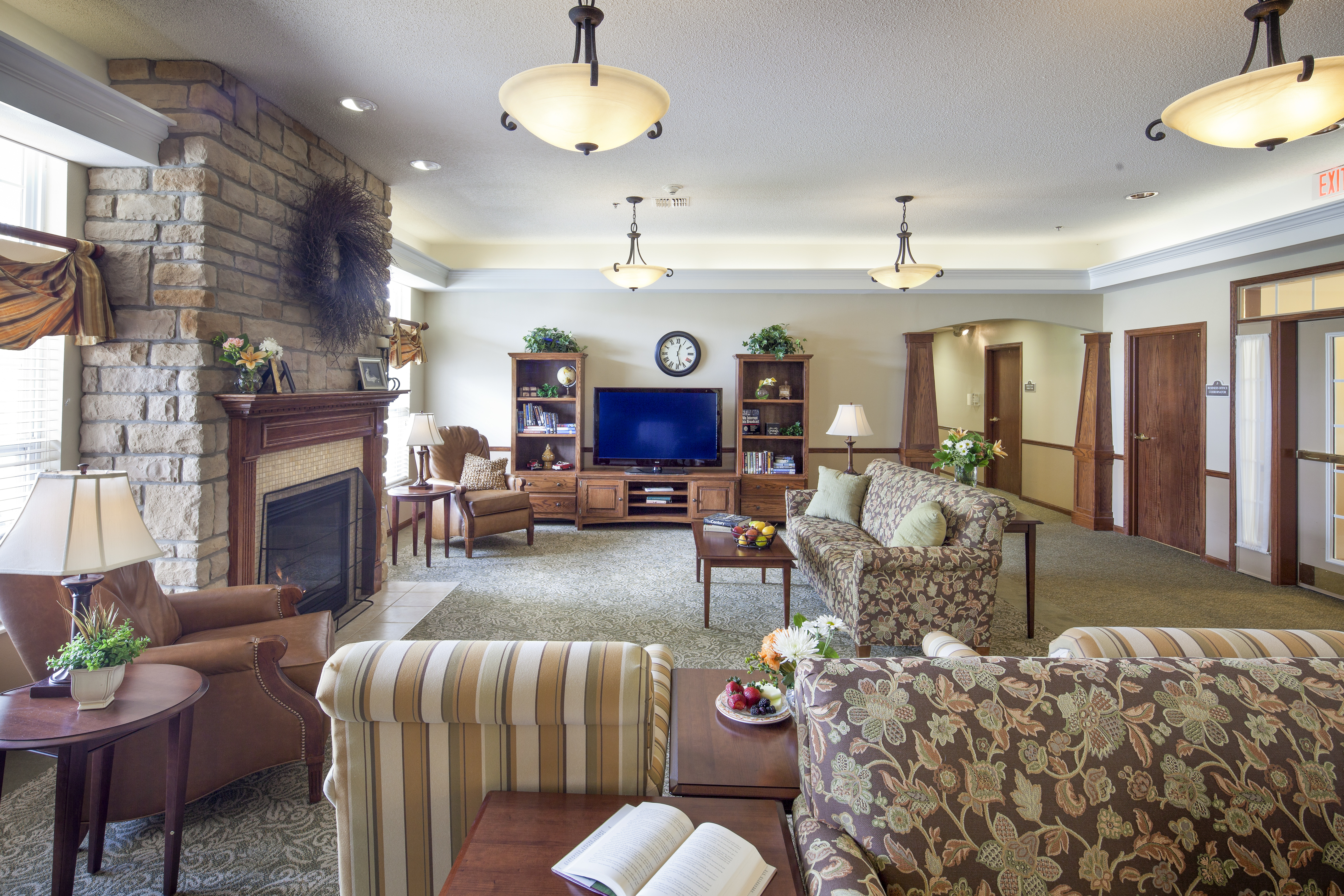 1-bowling-green-community-living-room