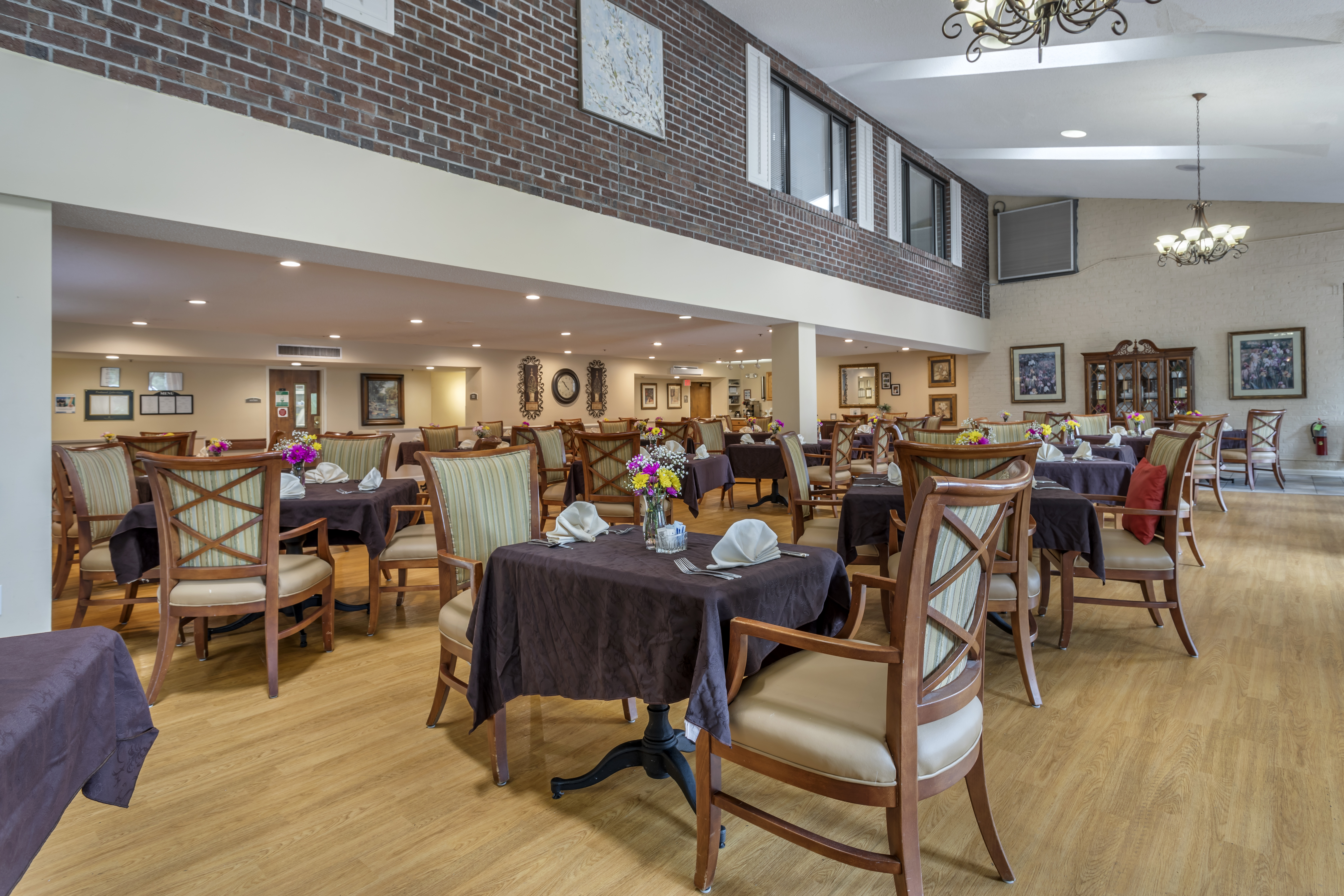 3-bristol-large-dining-room