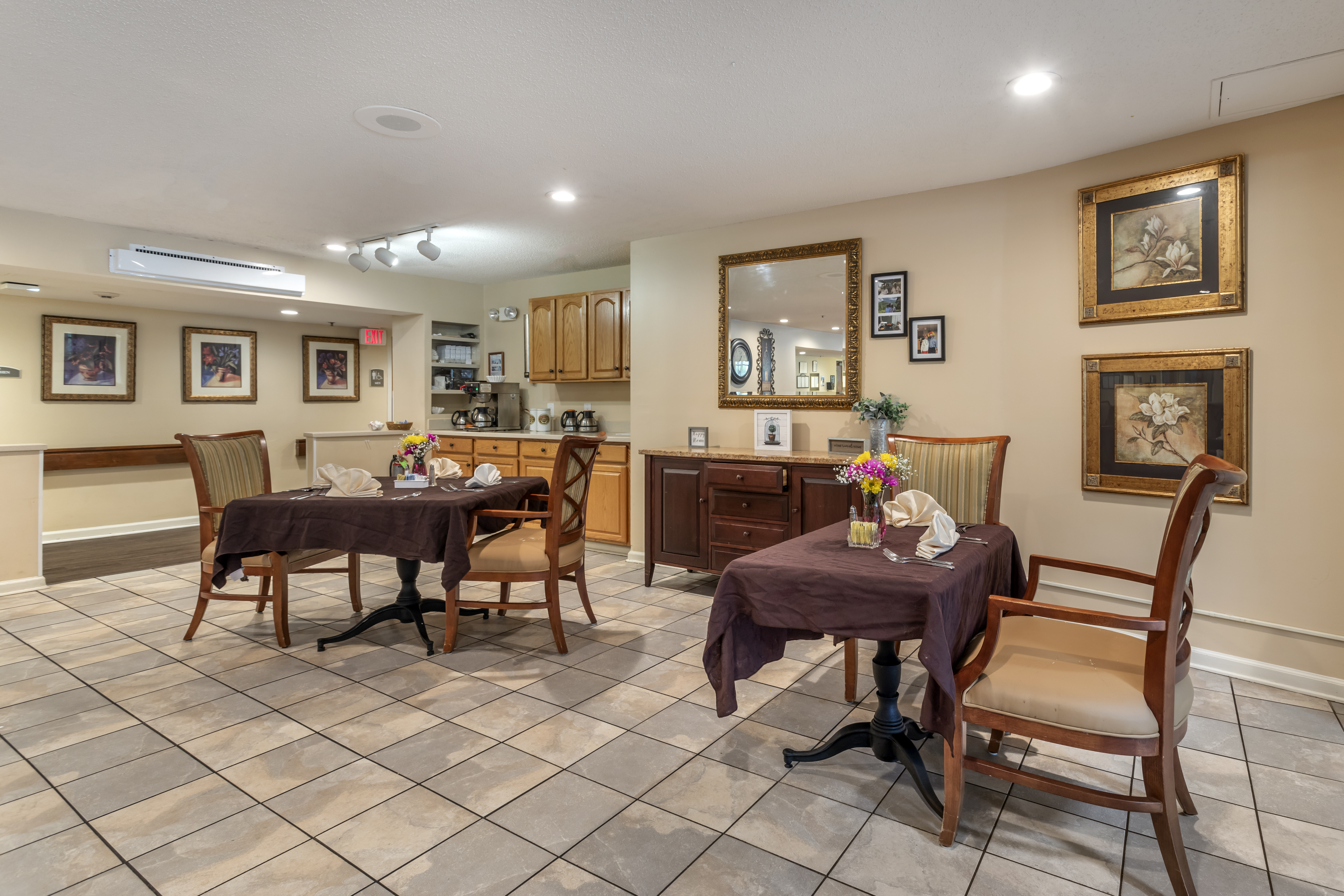 bristol-small-dining-room