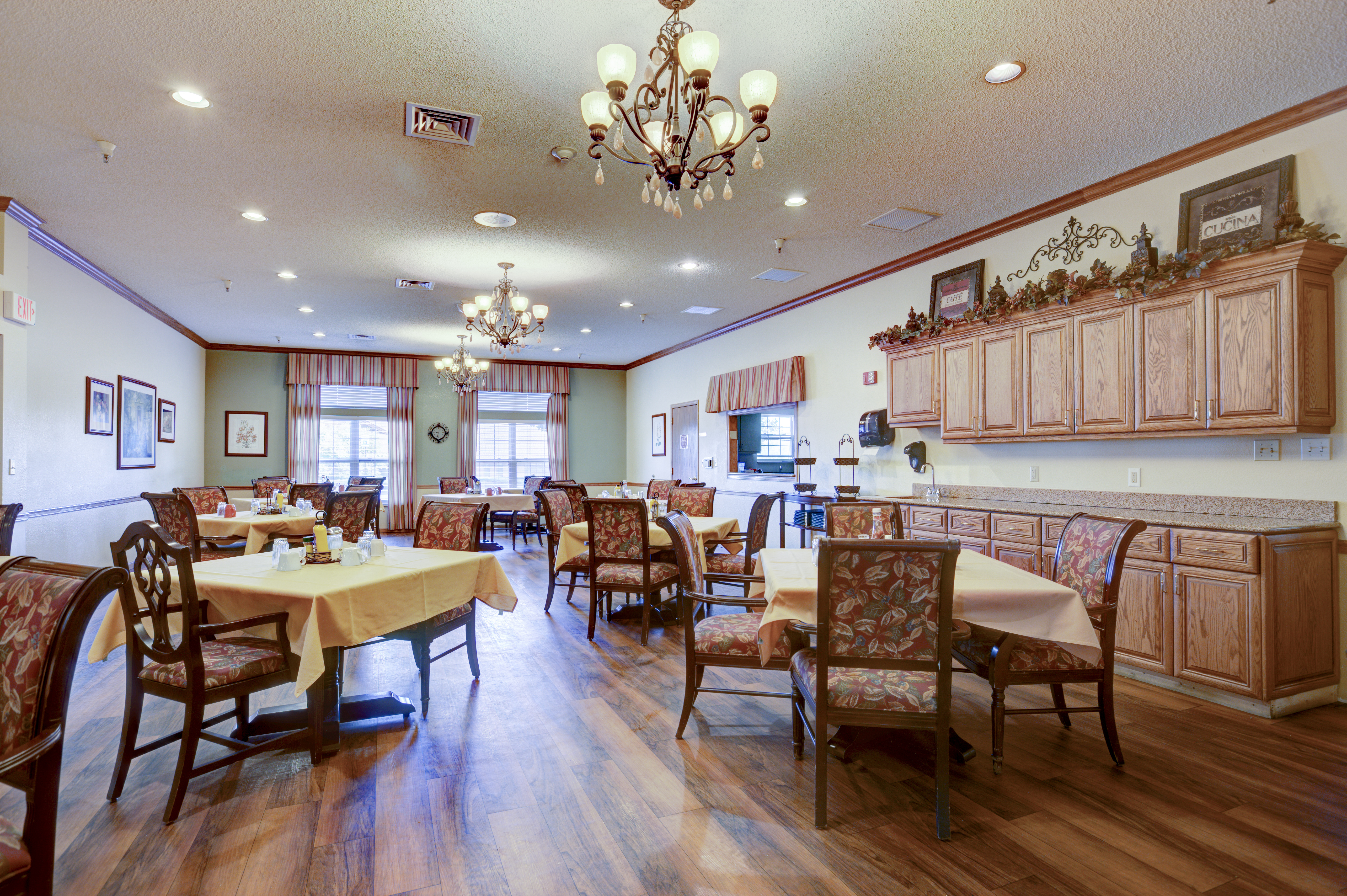 3-broadmoor-dining-room