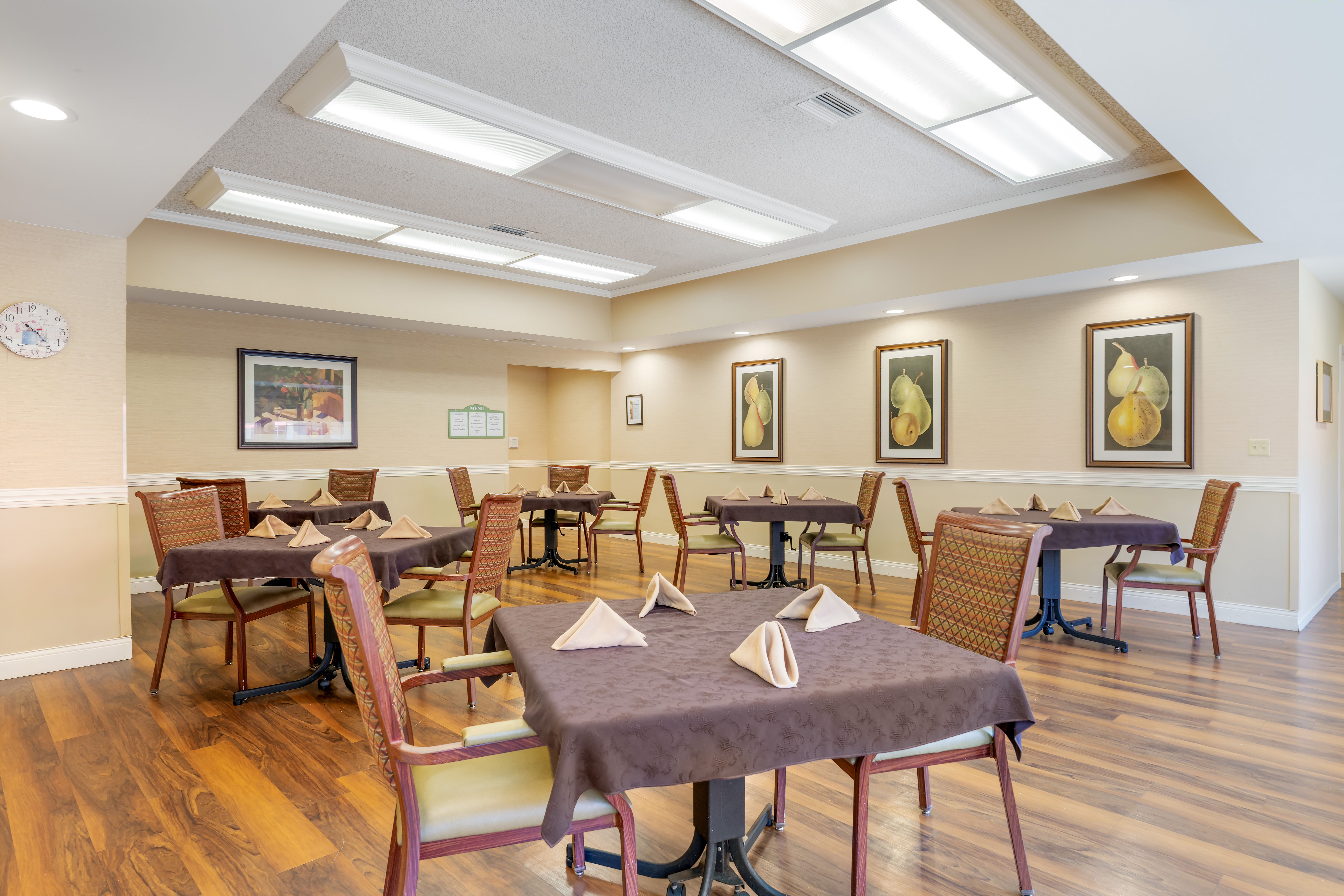 brookfield-capital-dr-dining-room