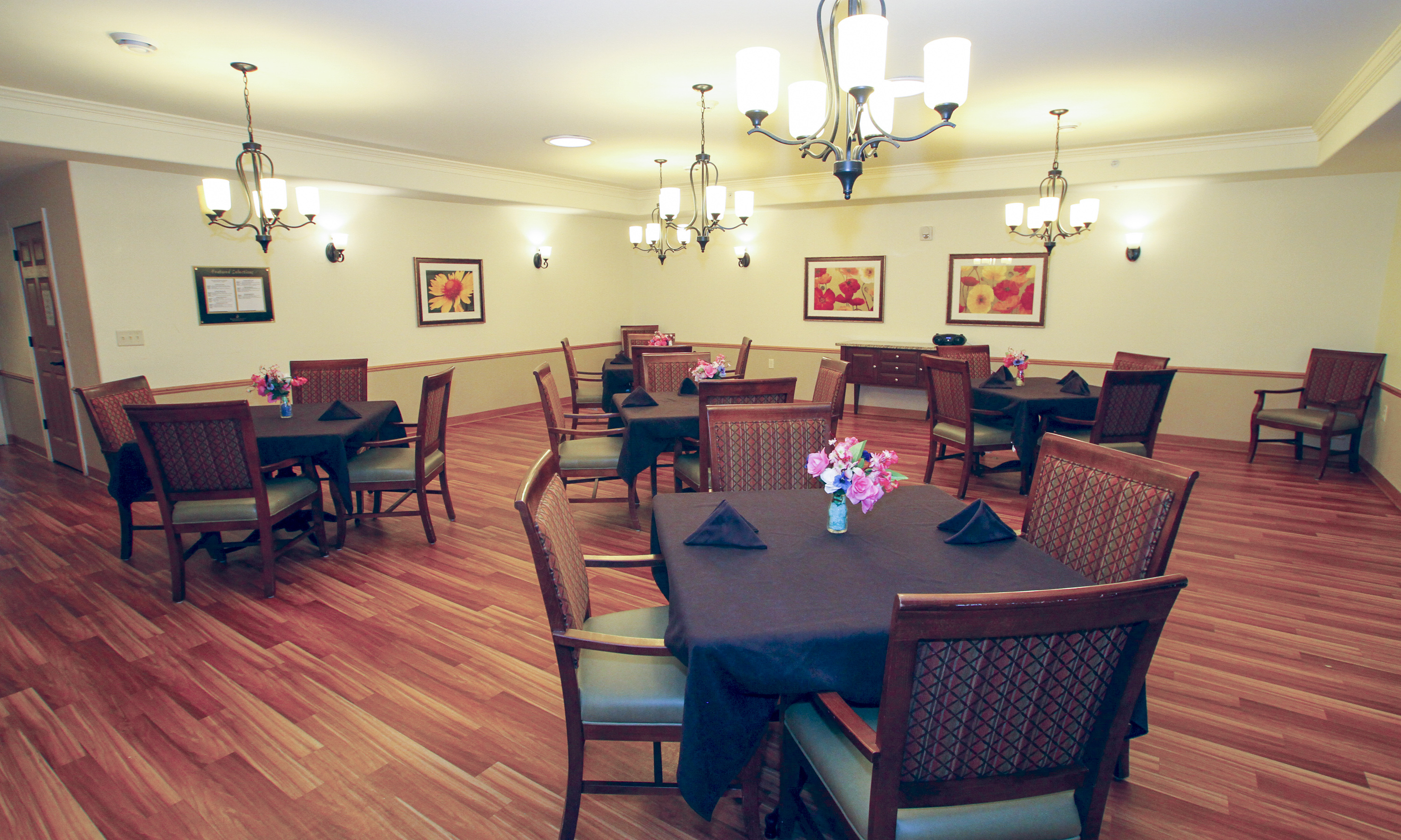 3-brookfield-mc-dining-room