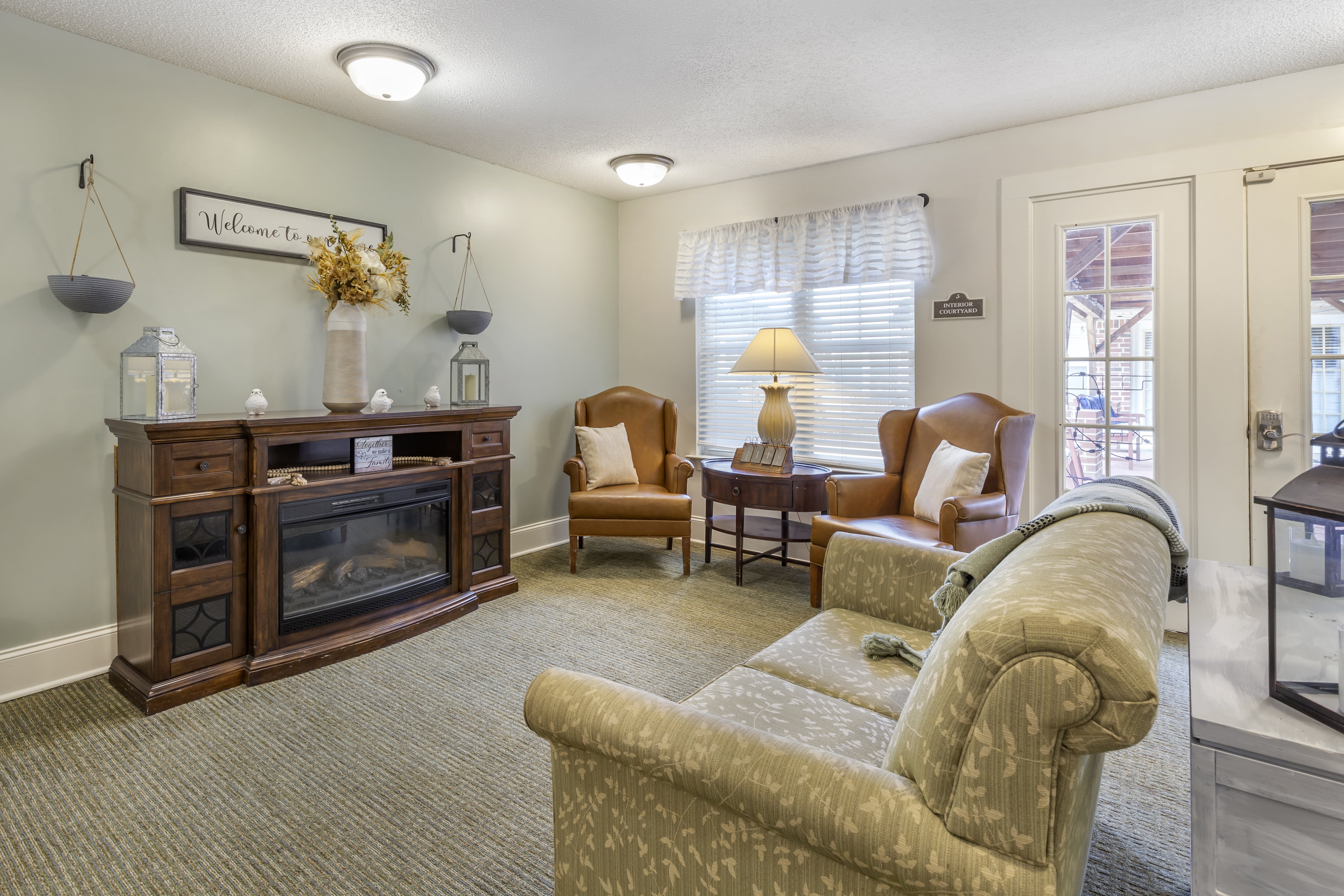 3-burlington-mc-community-living-room