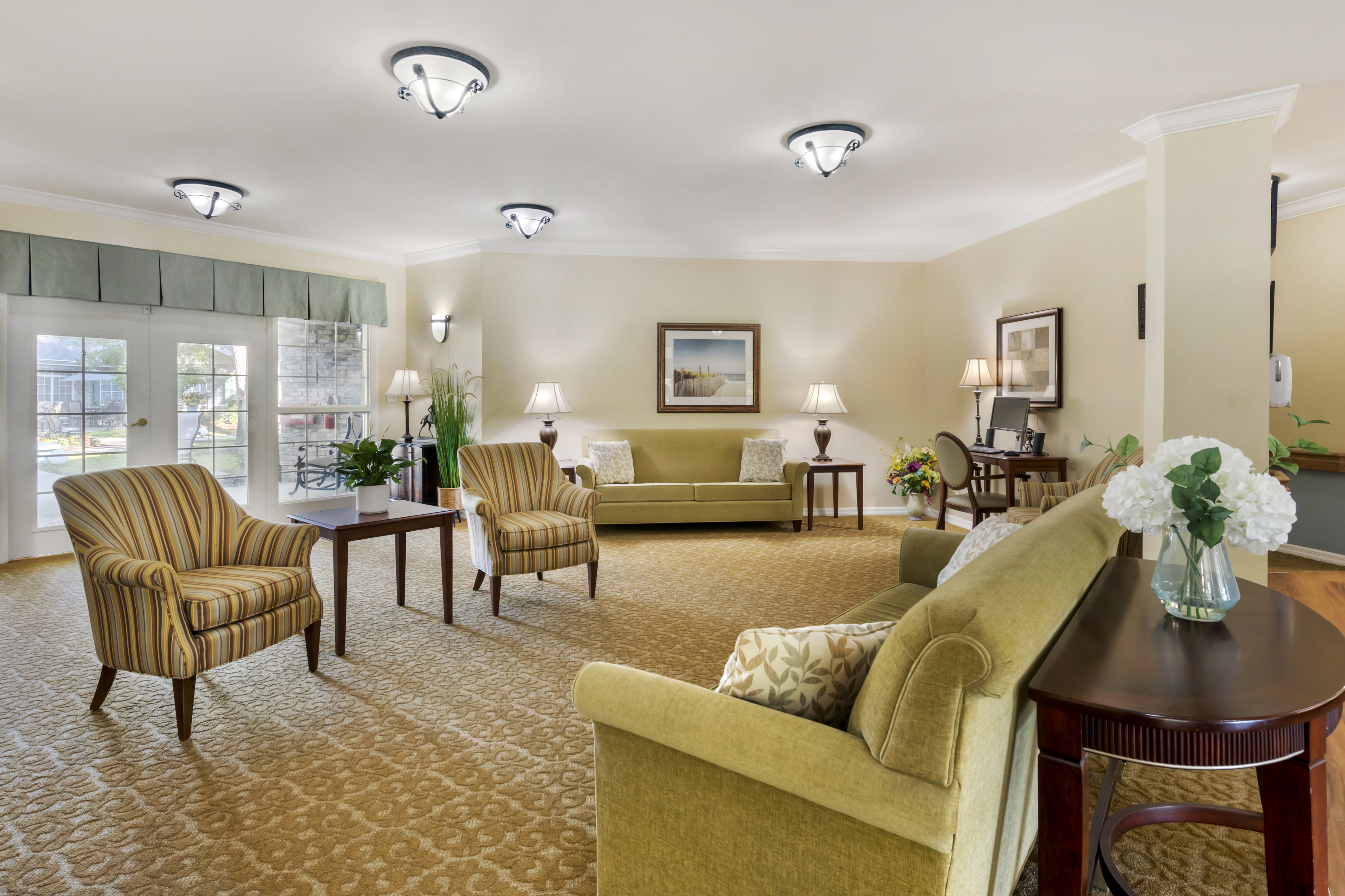 1-canopy-oaks-community-living-room