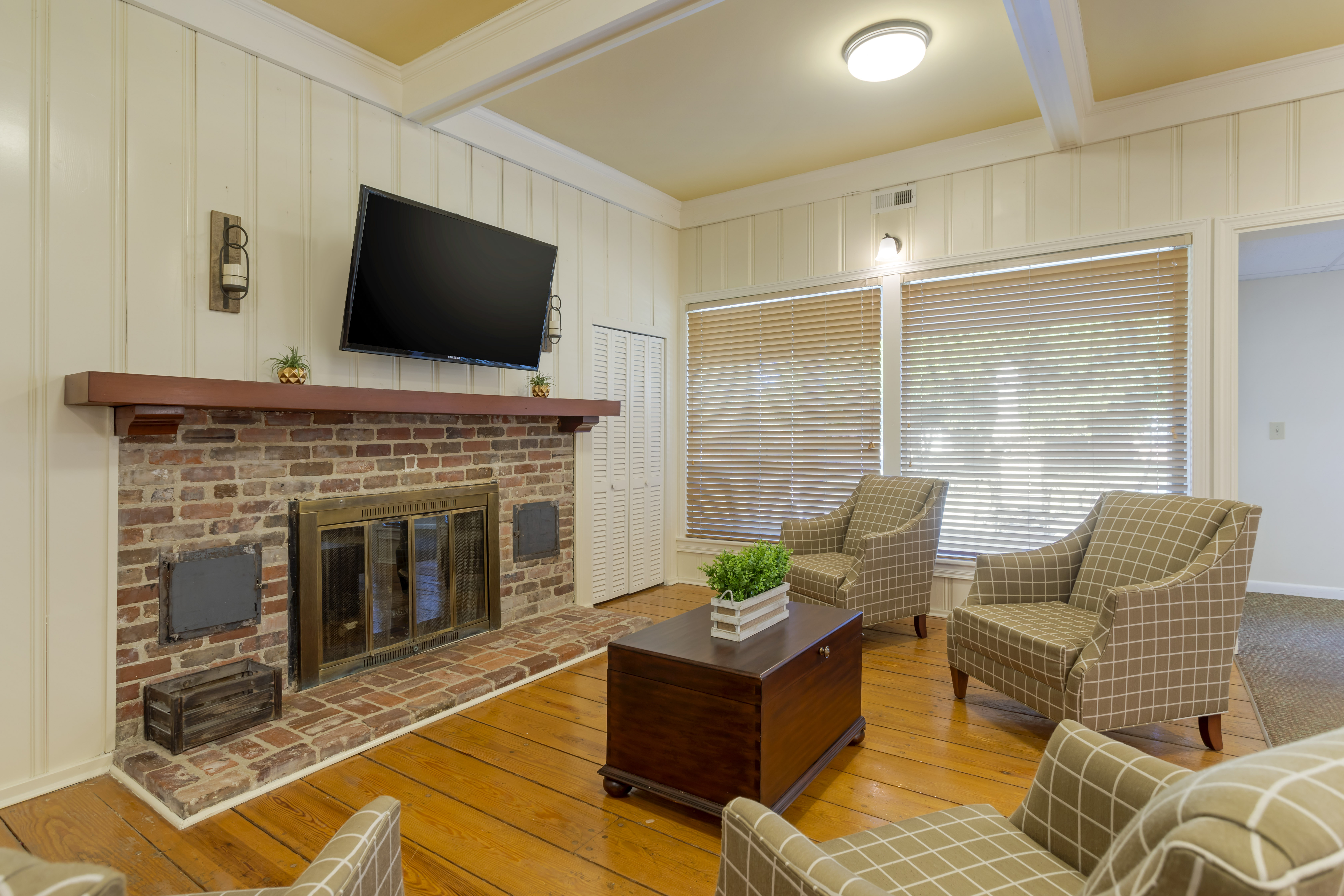 1-cedar-springs-community-living-room