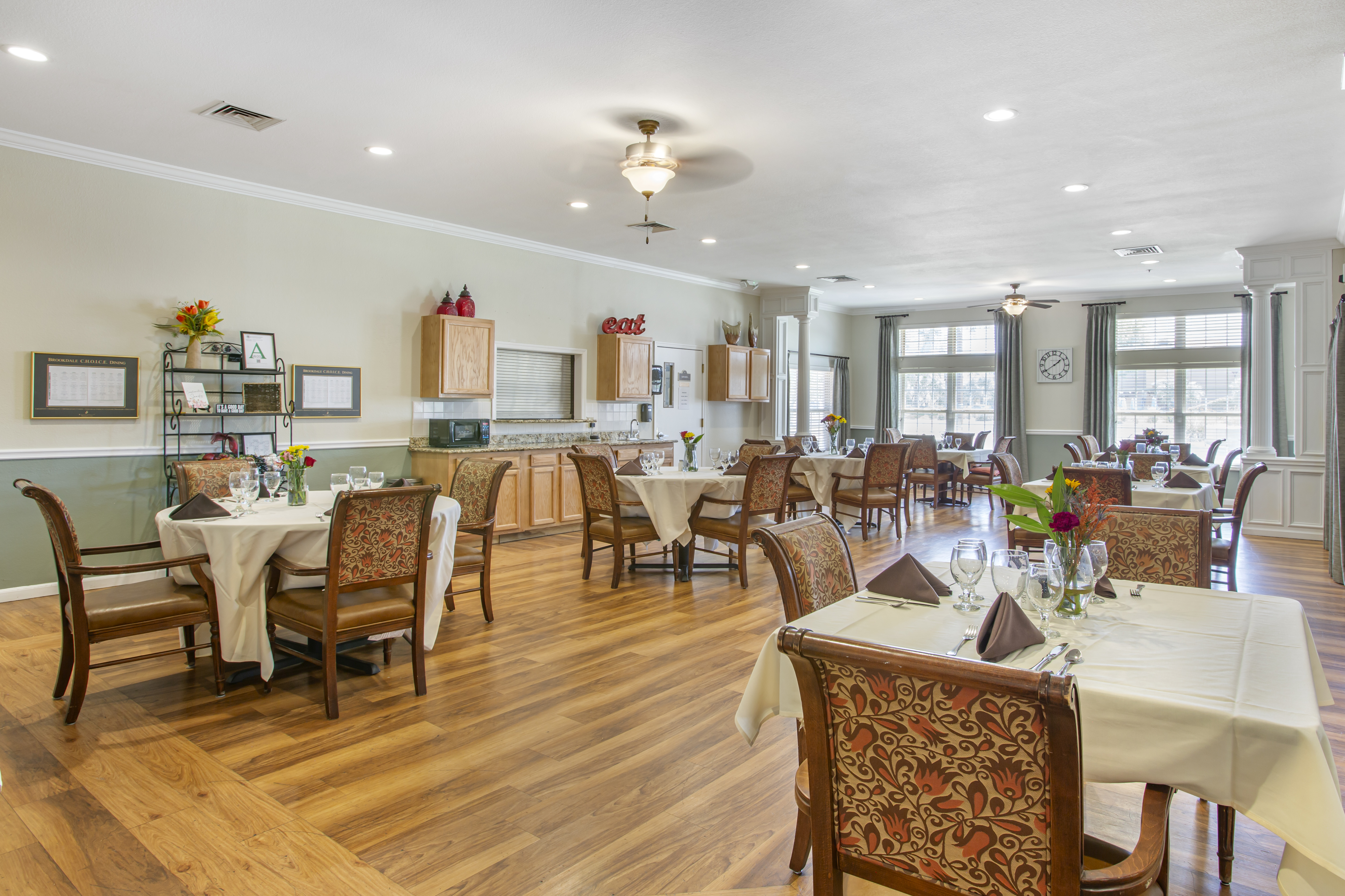 chandler-ray-road-dining-room