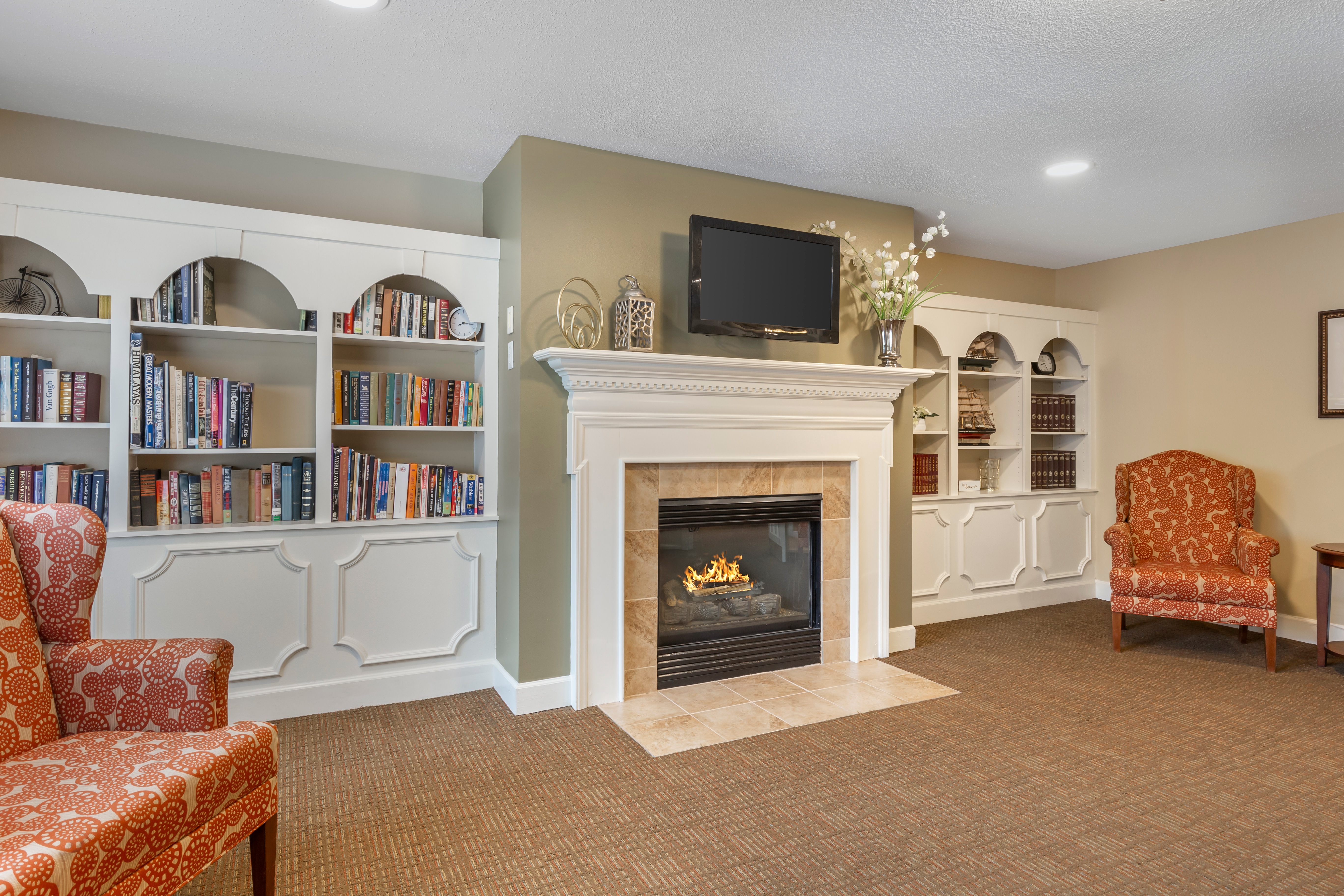 1-chapel-hill-mc-community-living-room