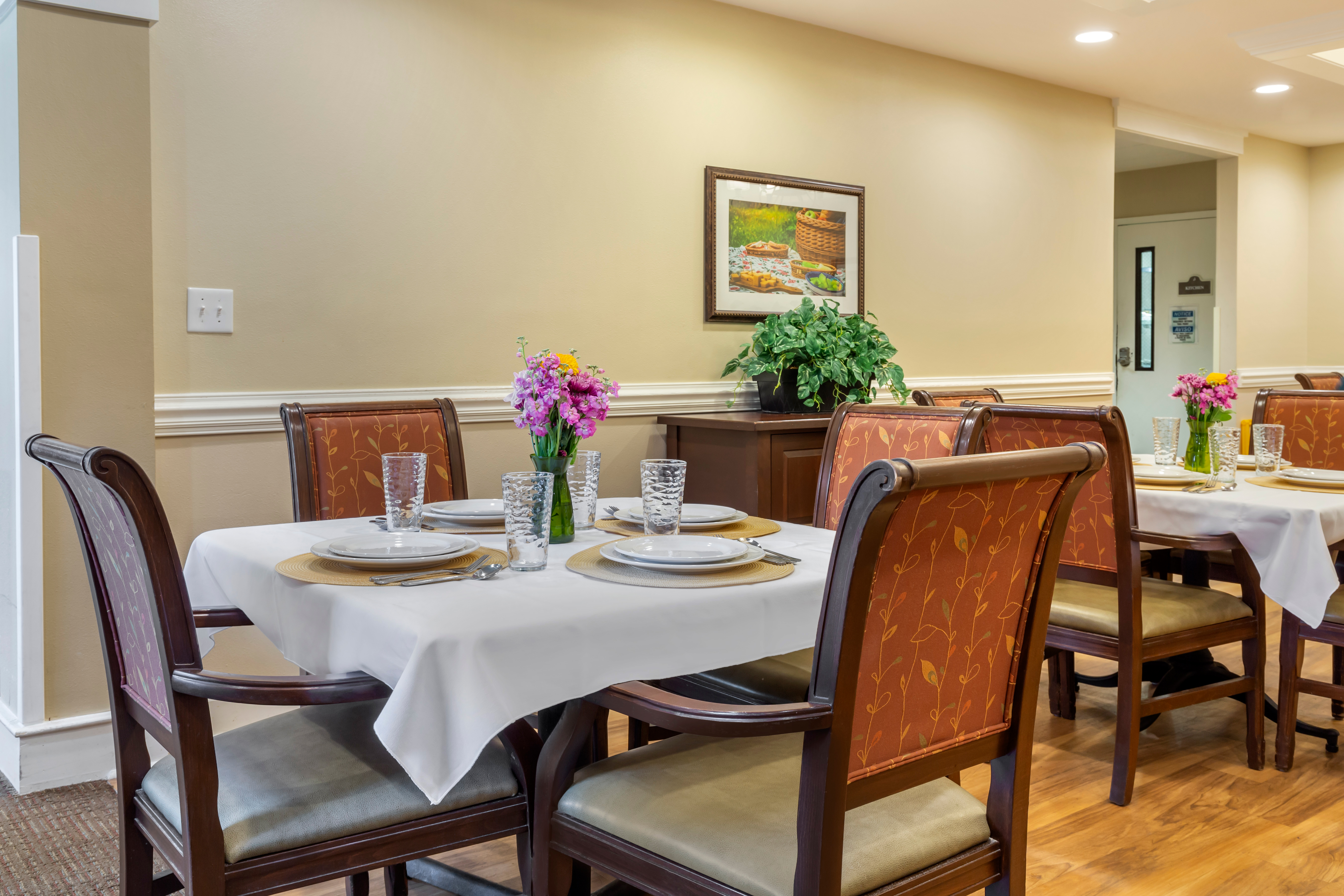 chapel-hill-mc-dining-room