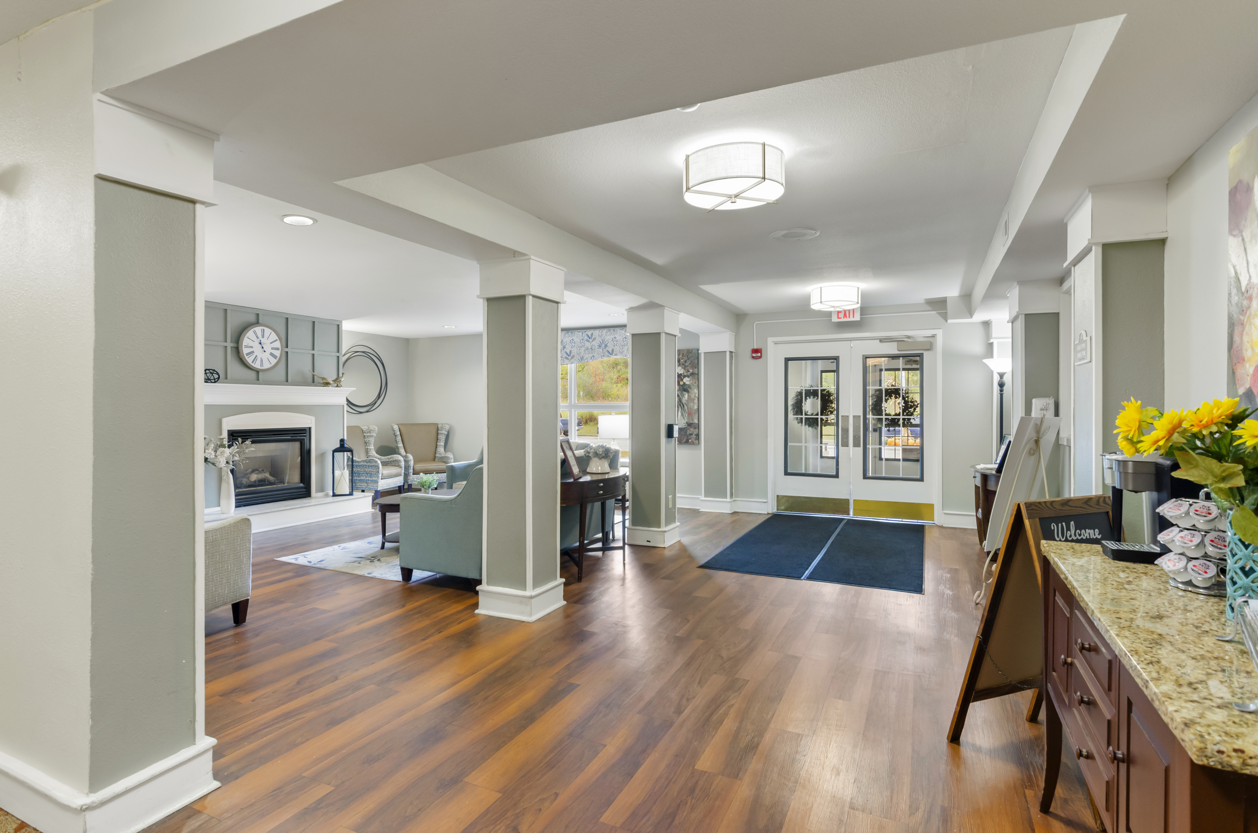 charleston-gardens-lobby