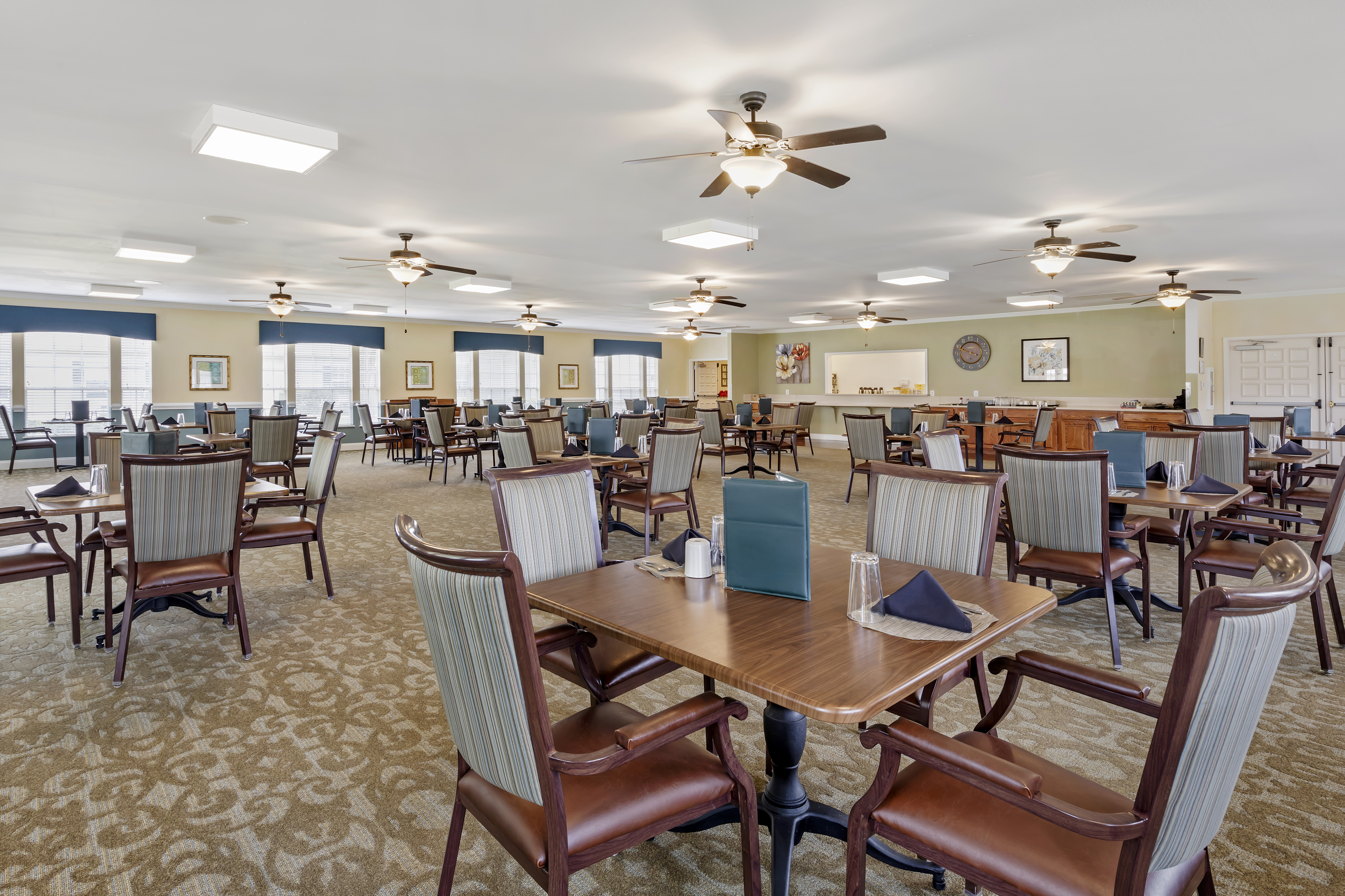 collin-oaks-dining-room