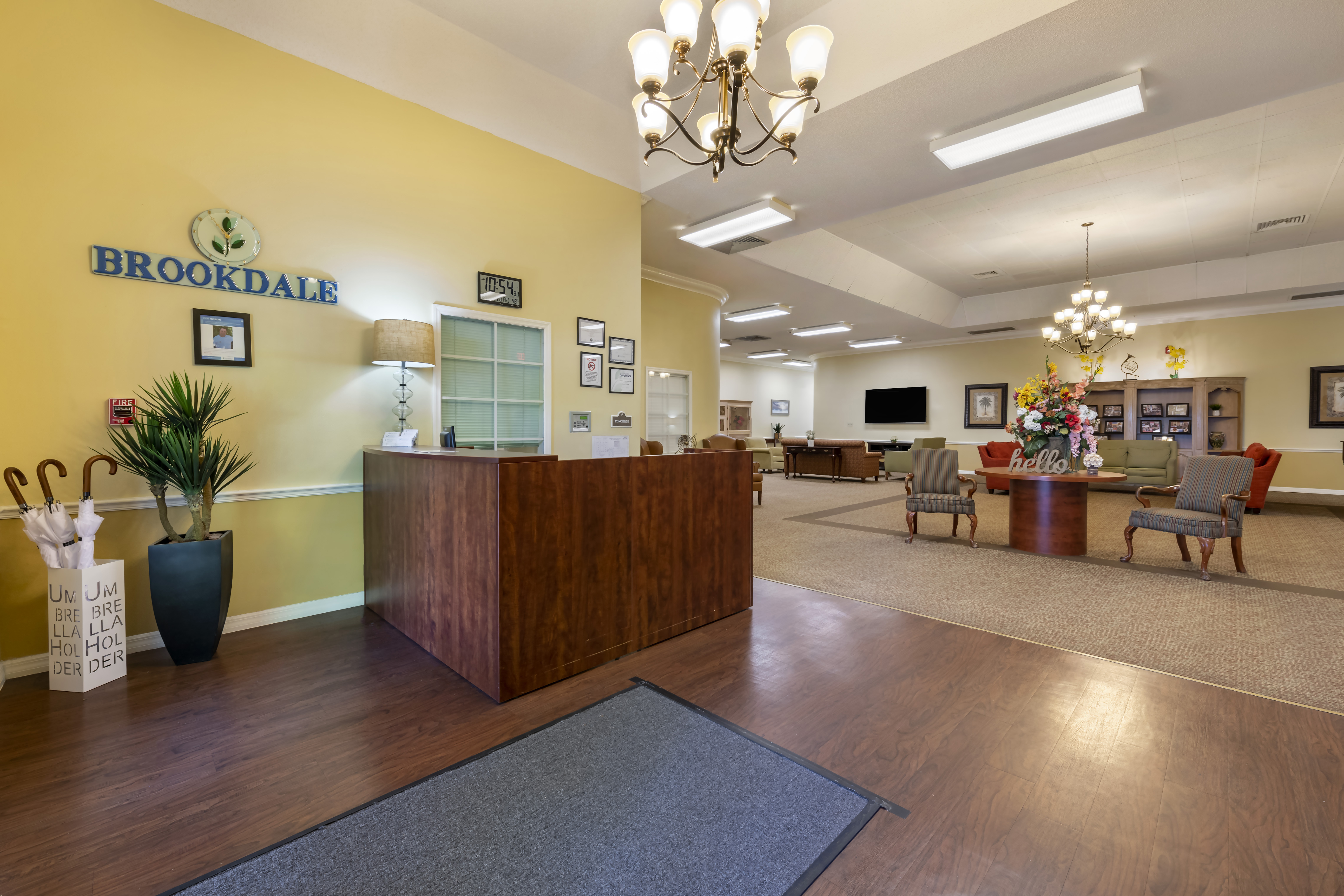 colonial-park-lobby