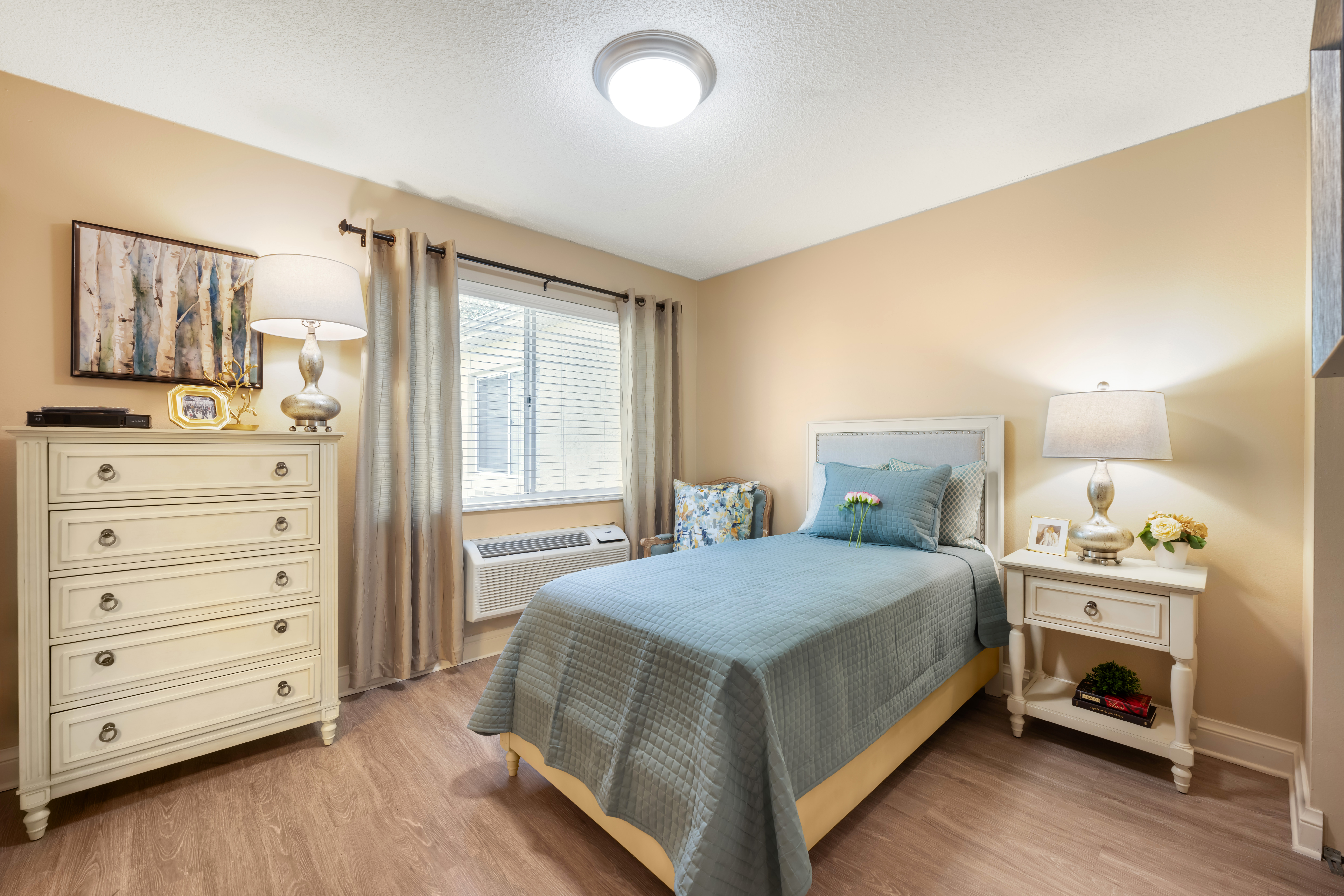 3-deland-apartment-bedroom