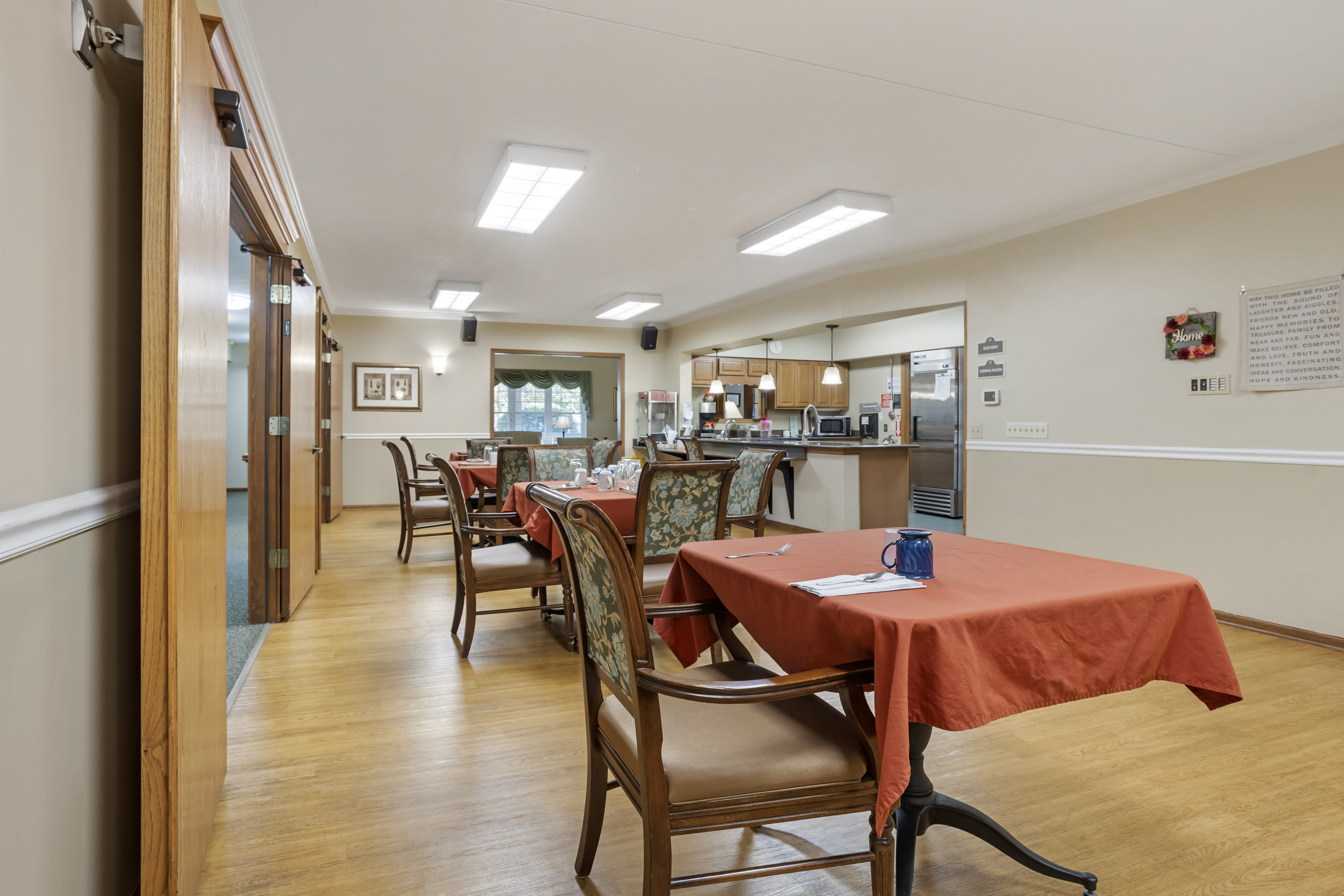 delta-al-community-dining-room