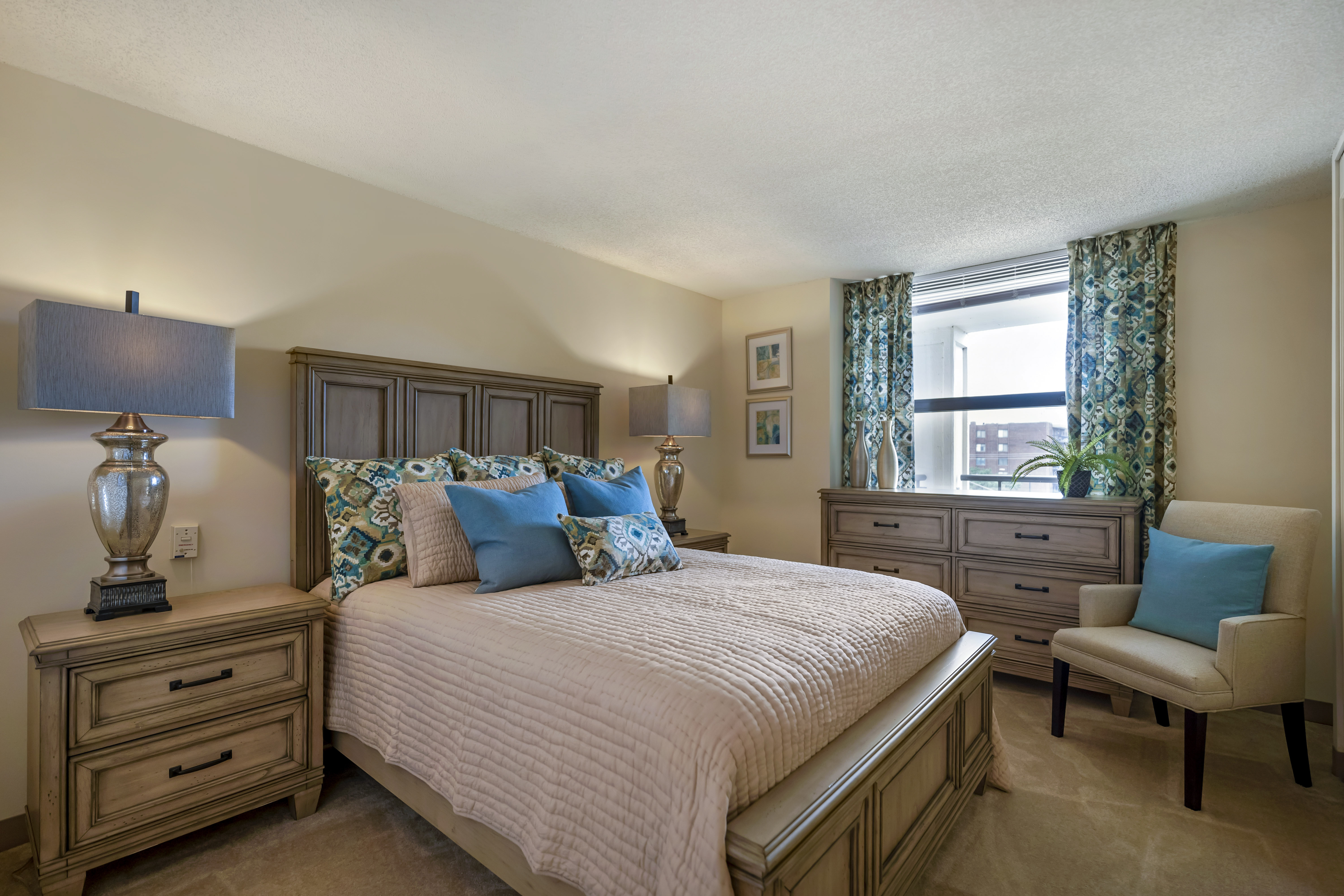 des-plaines-apartment-bedroom