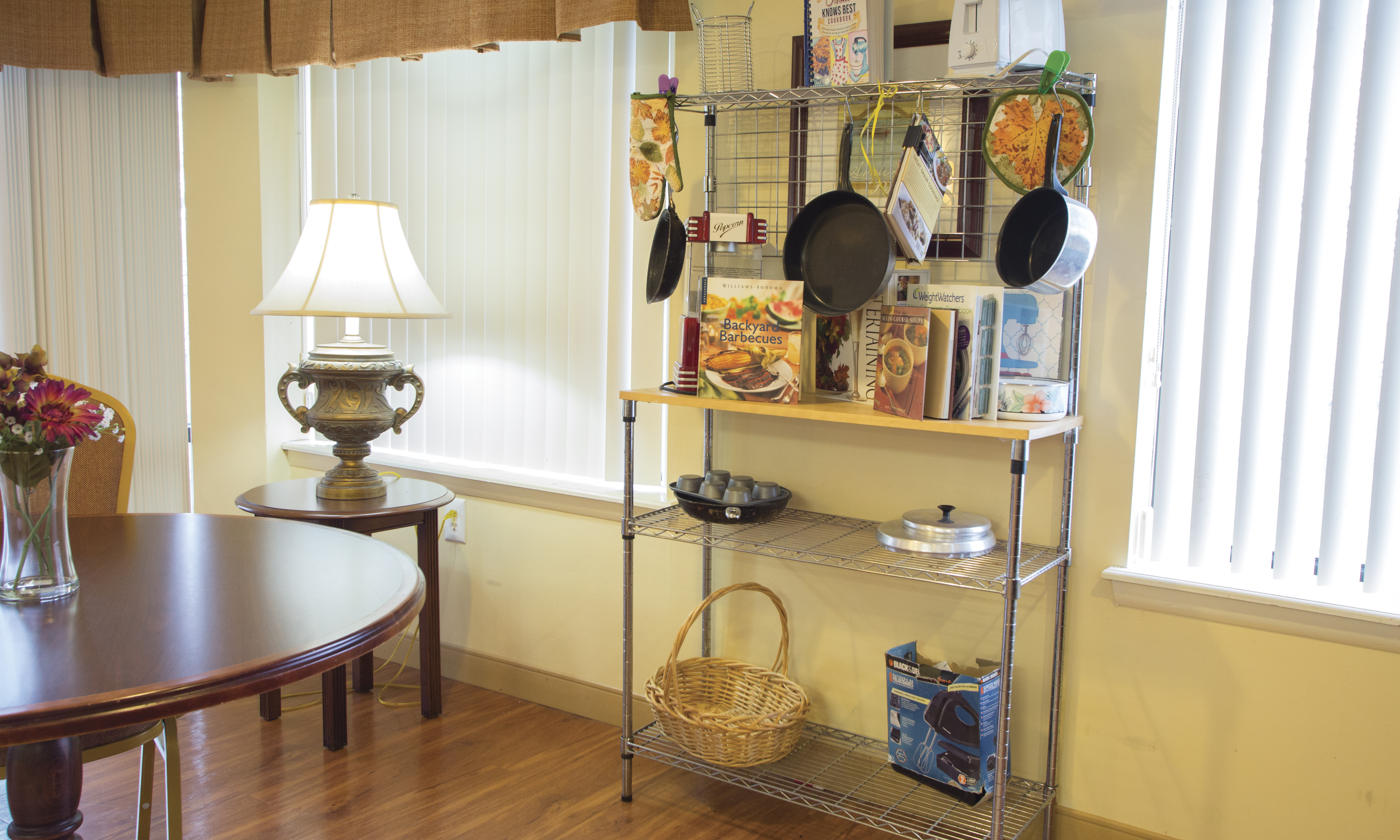 echelon-lake-kitchen-area