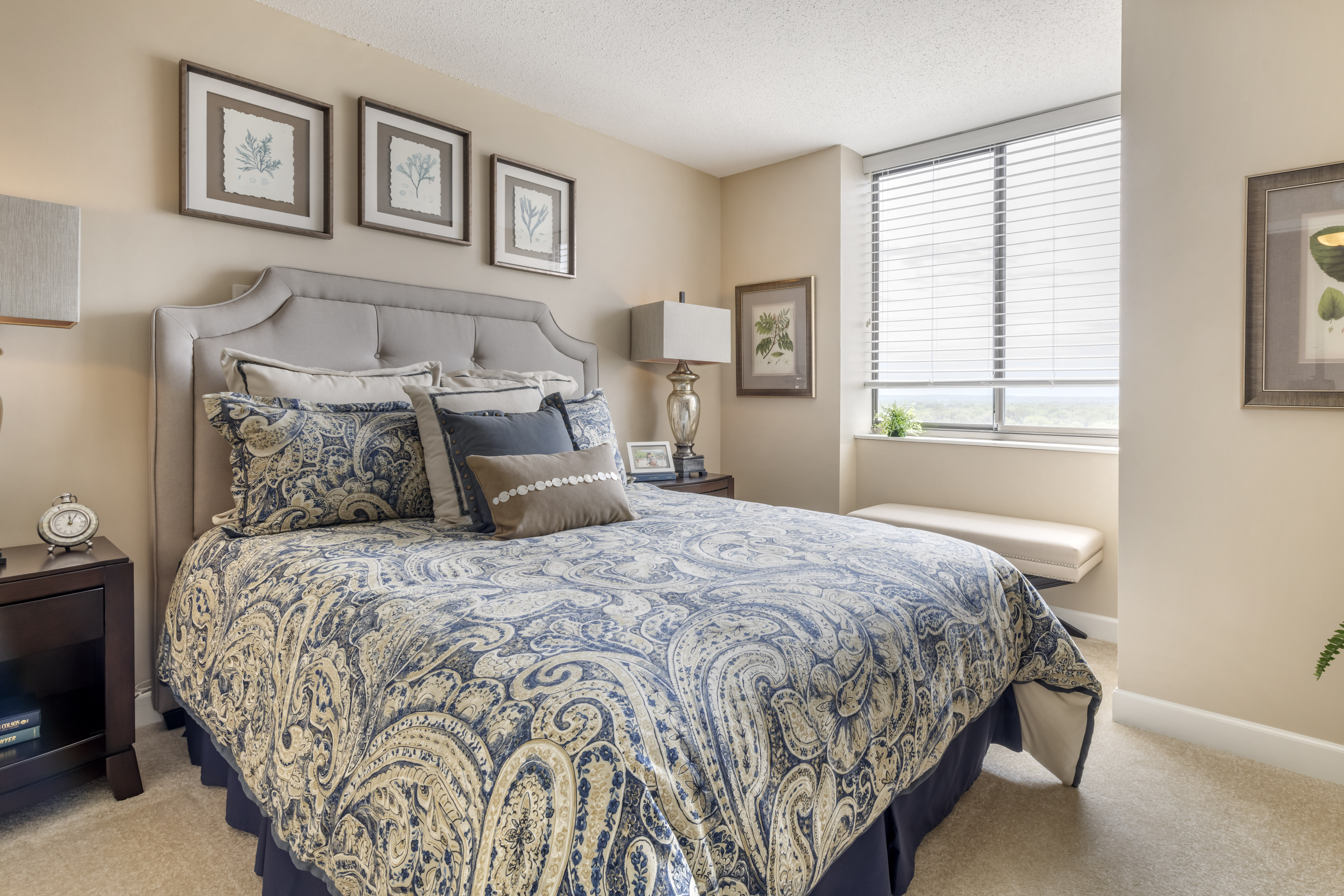 edina-apartment-bedroom