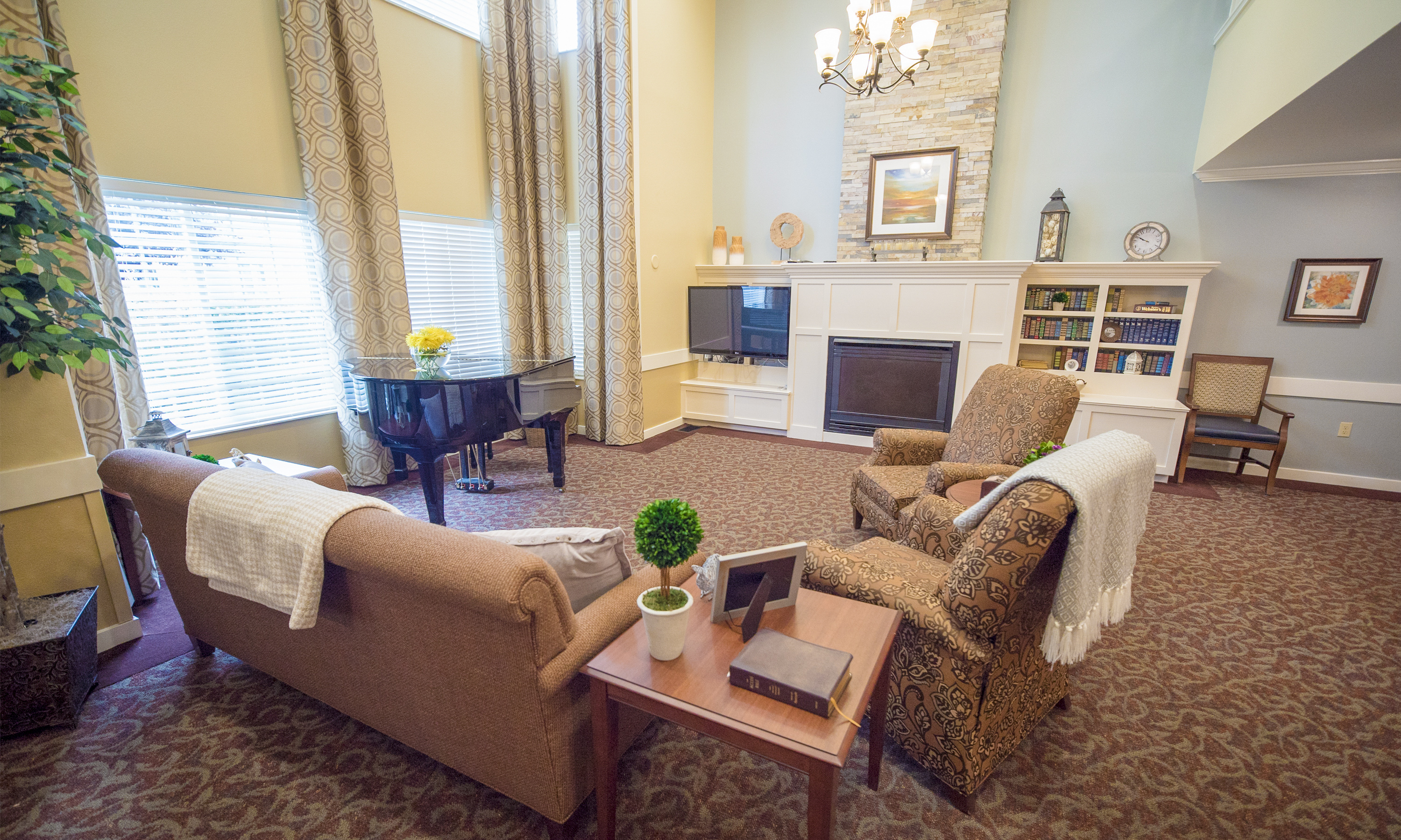 1-everett-community-living-room