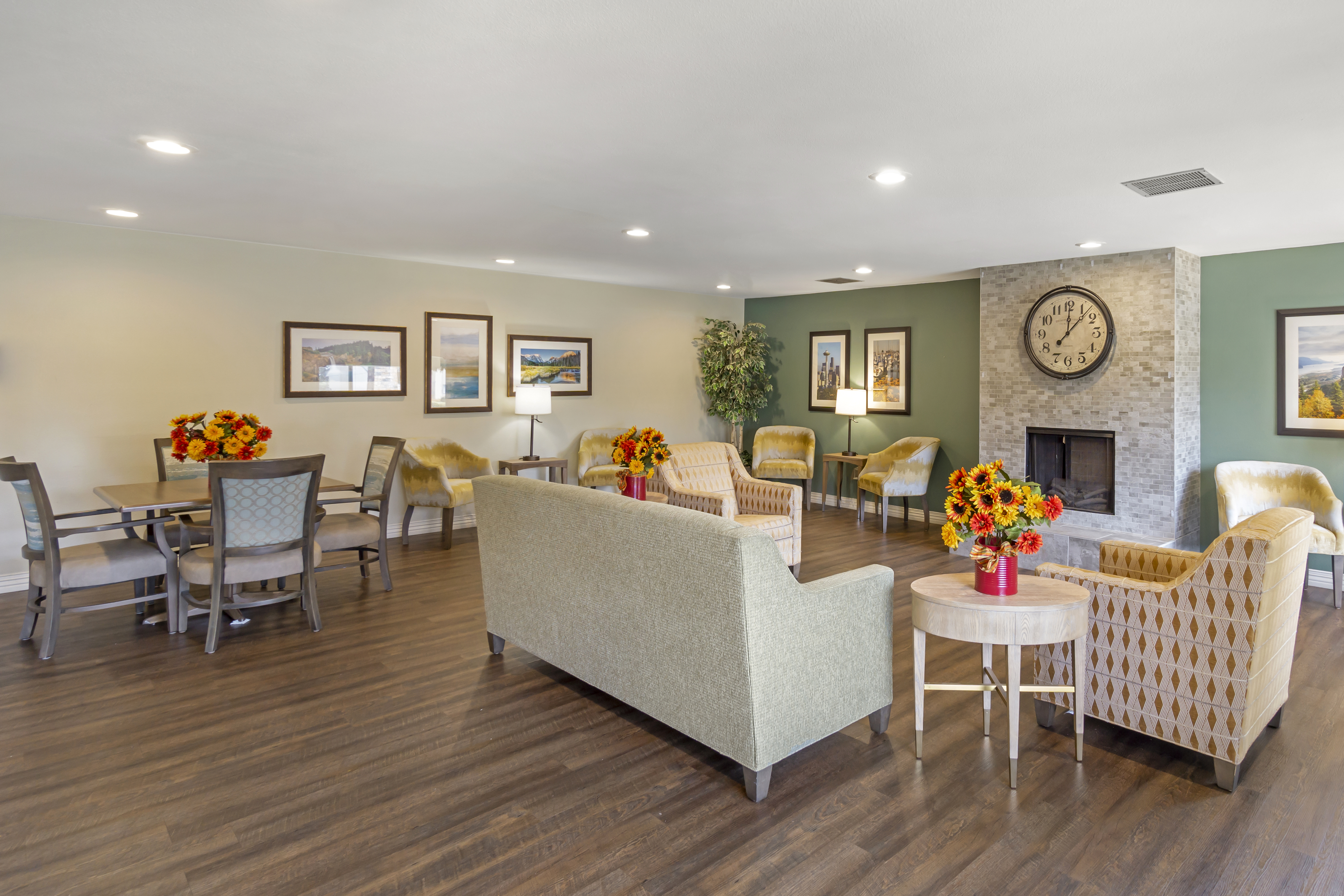 1-federal-way-community-living-room