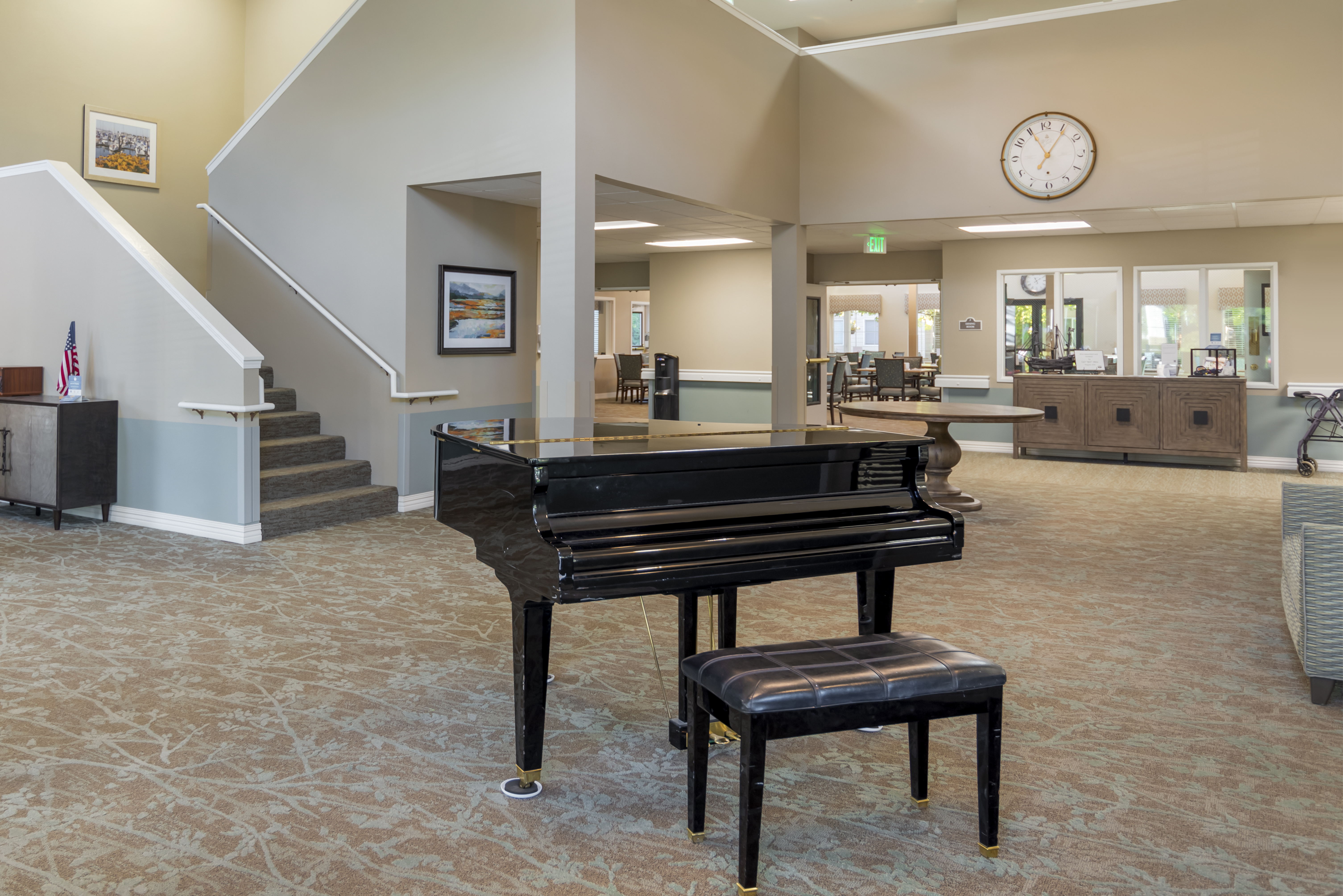 1-fishers-landing-lobby