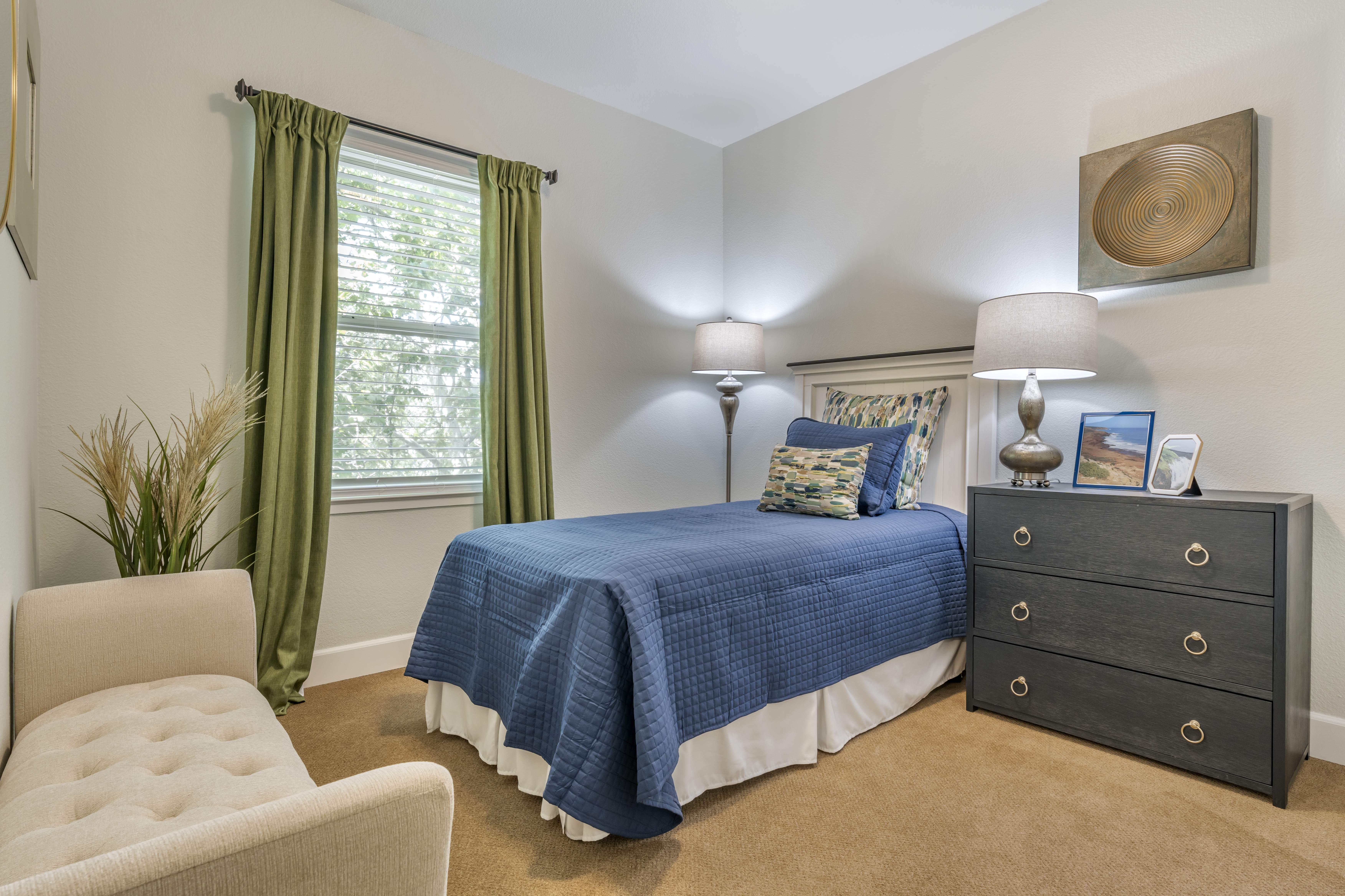 folsom-apartment-bedroom