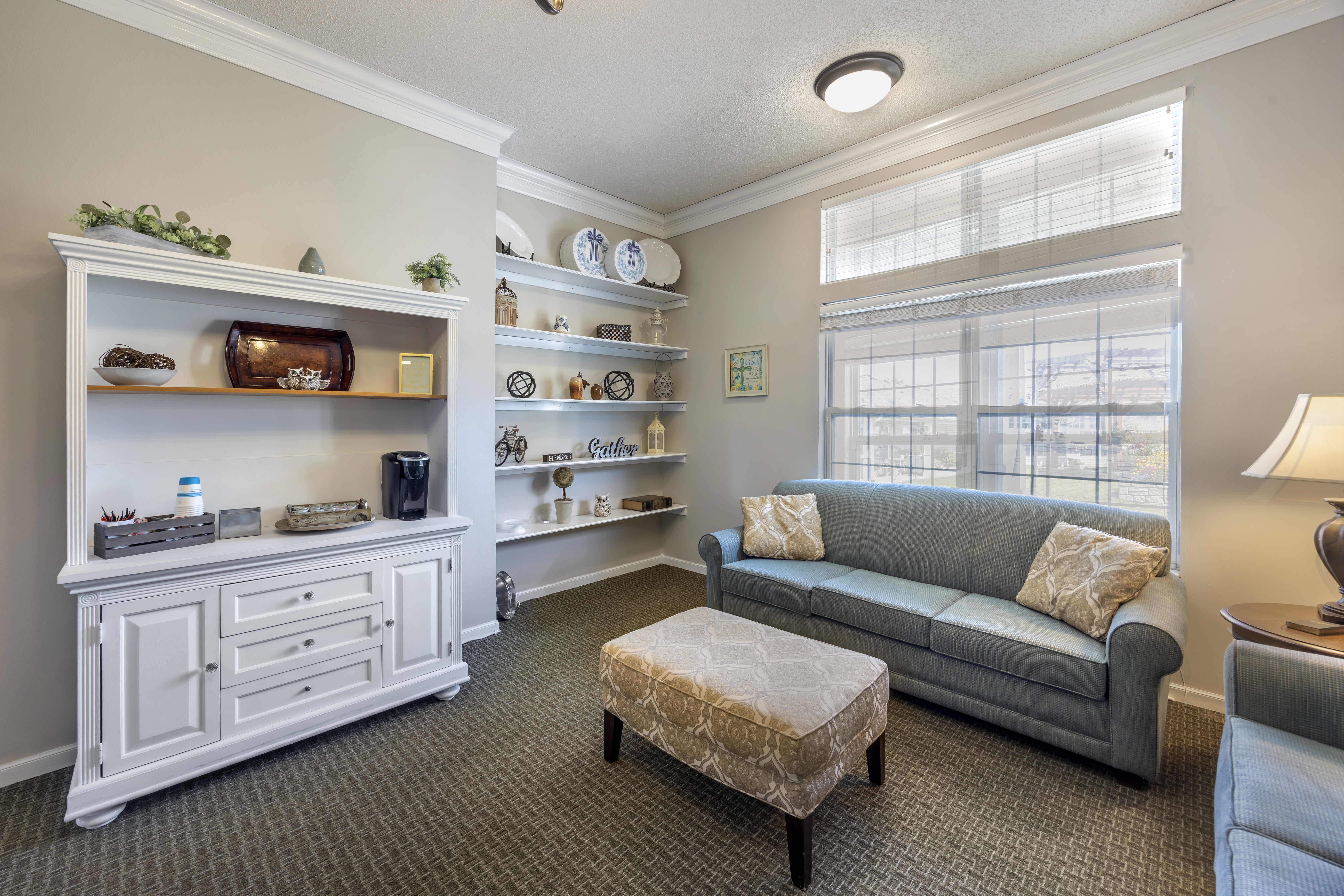 3-gallatin-sitting-area