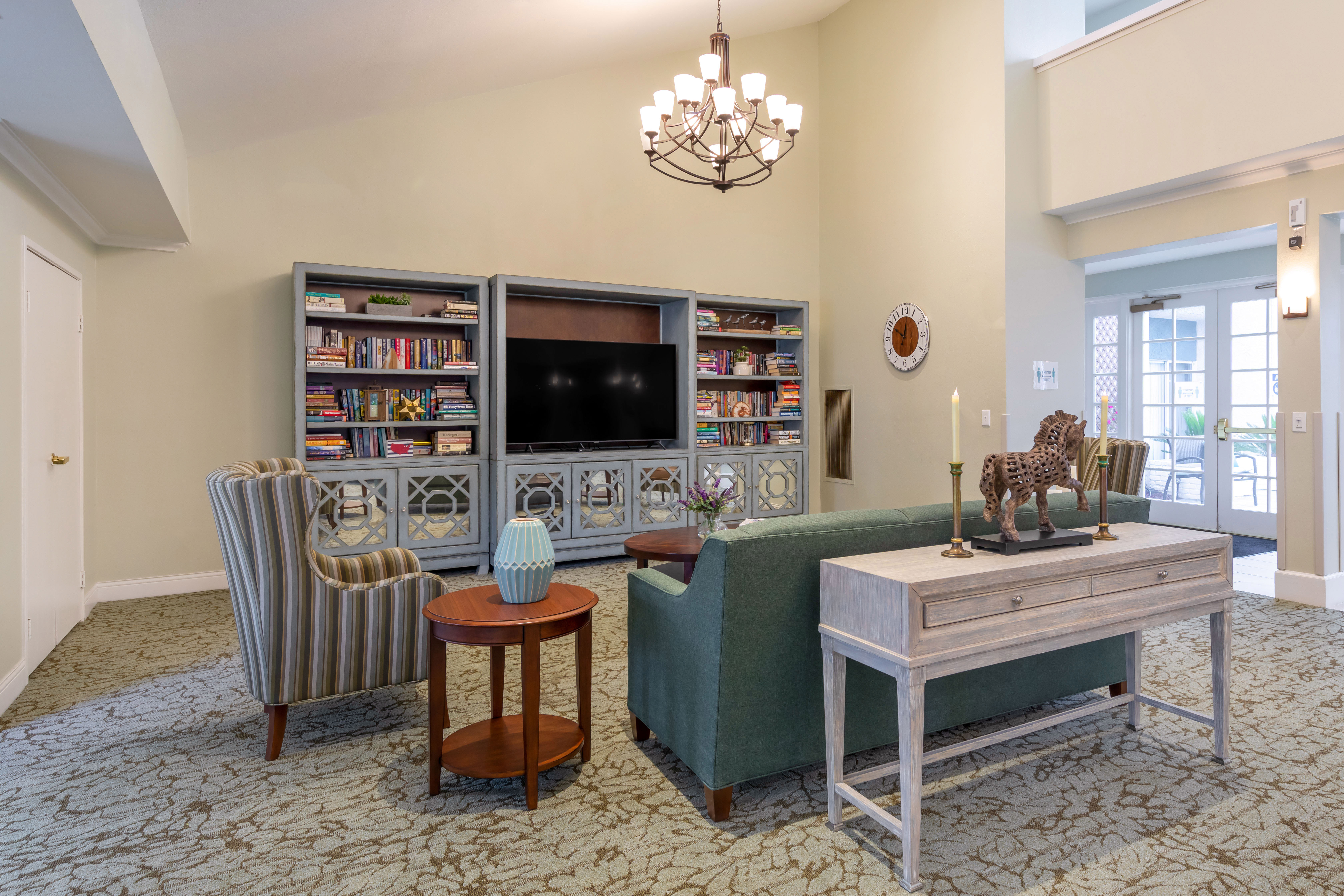 3-gardens-of-tarzana-common-area
