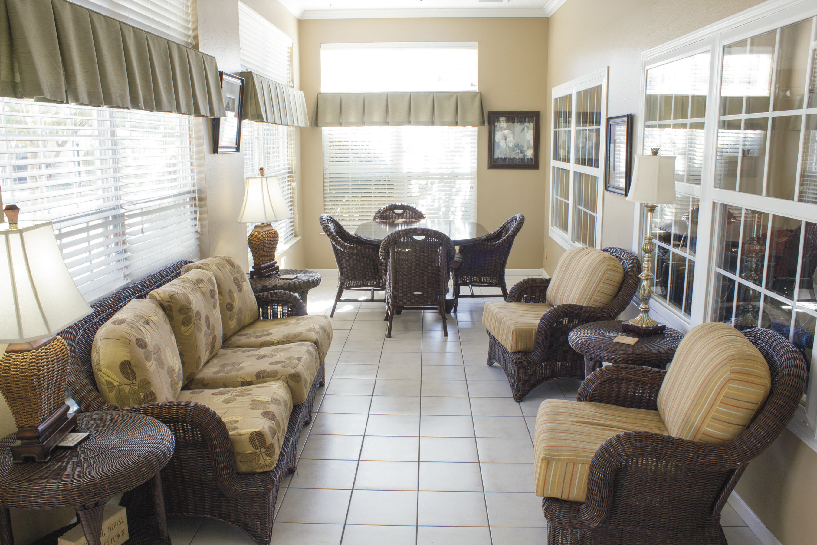 3-georgetown-indoor-patio