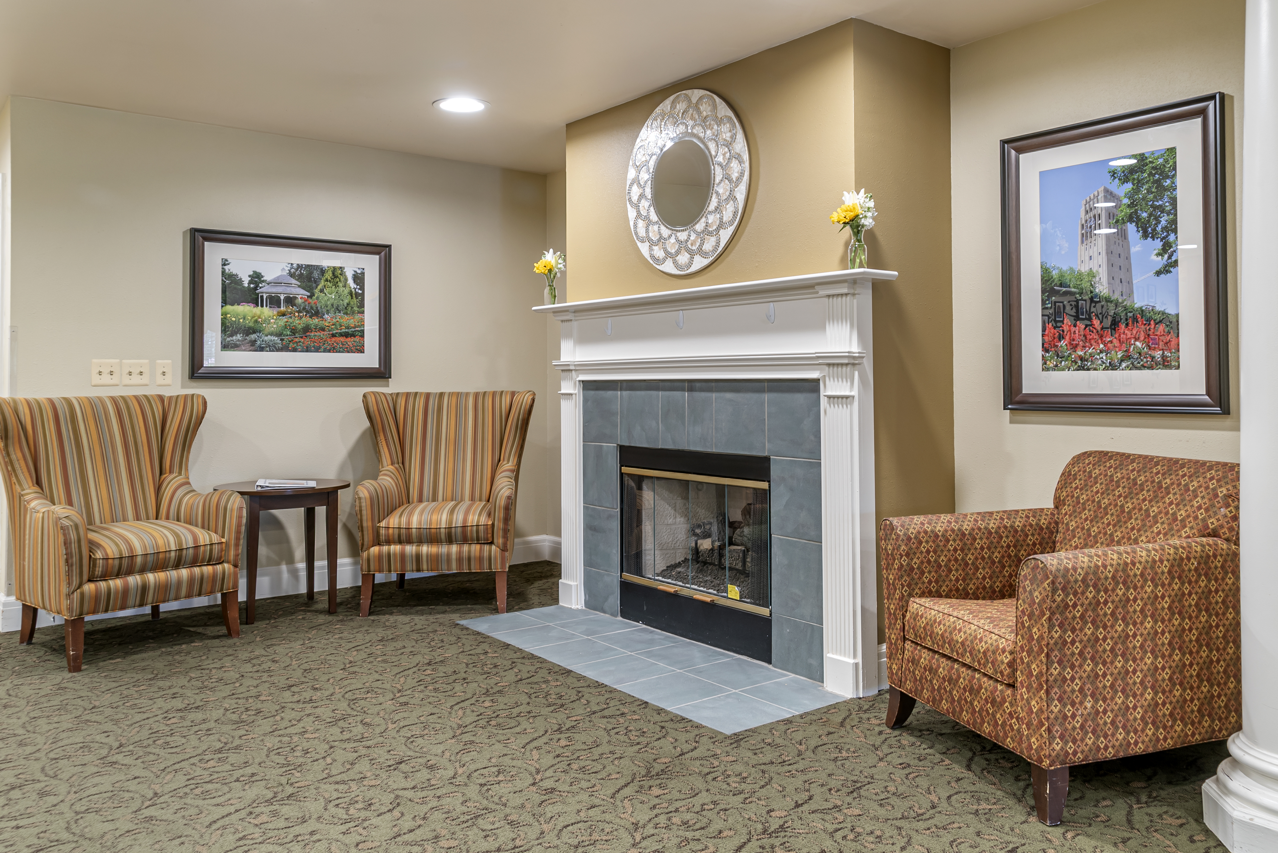 1-grand-blanc-al-community-living-room