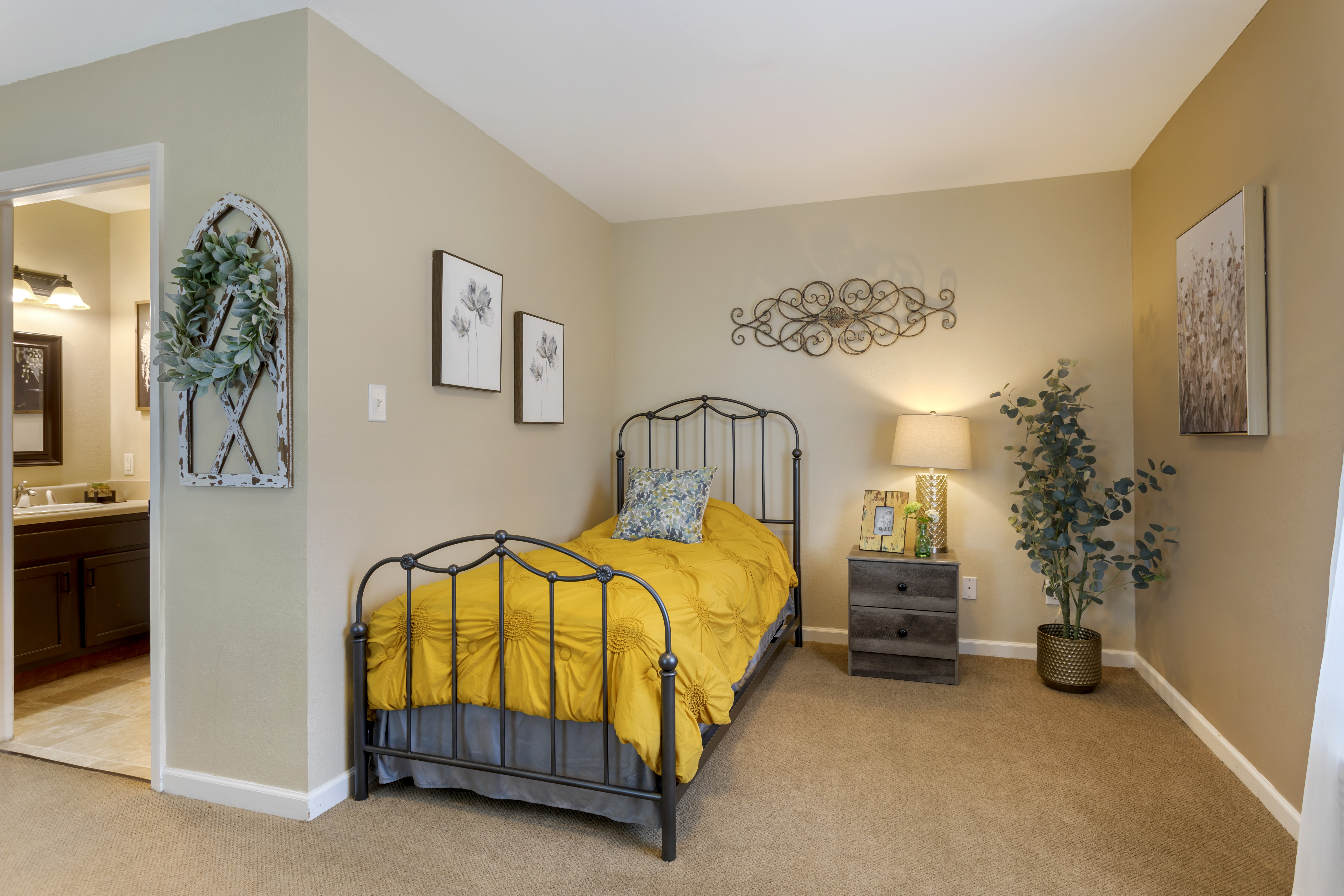 greenville-tn-apartment-bedroom