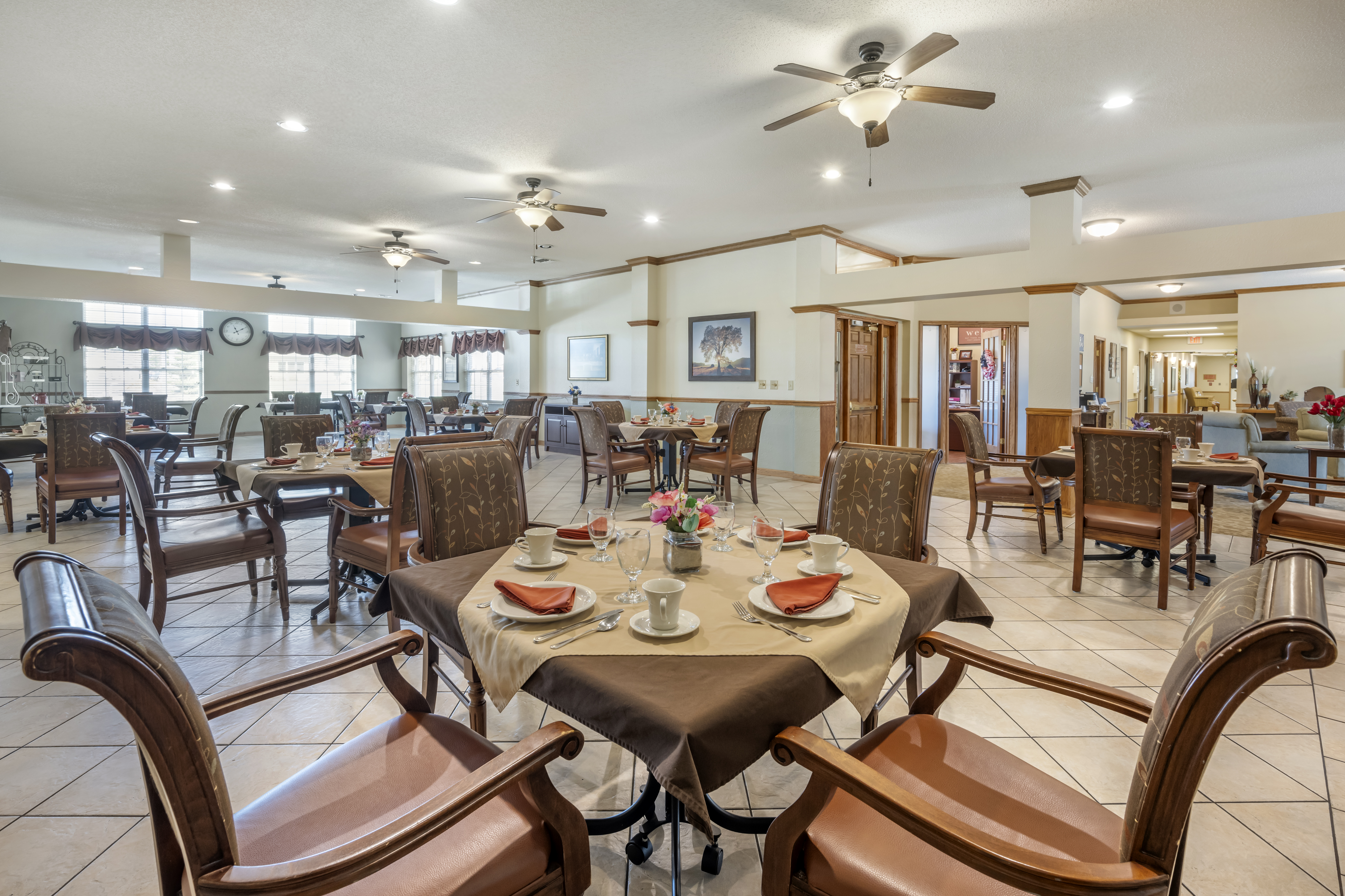 3-greenville-community-dining-room