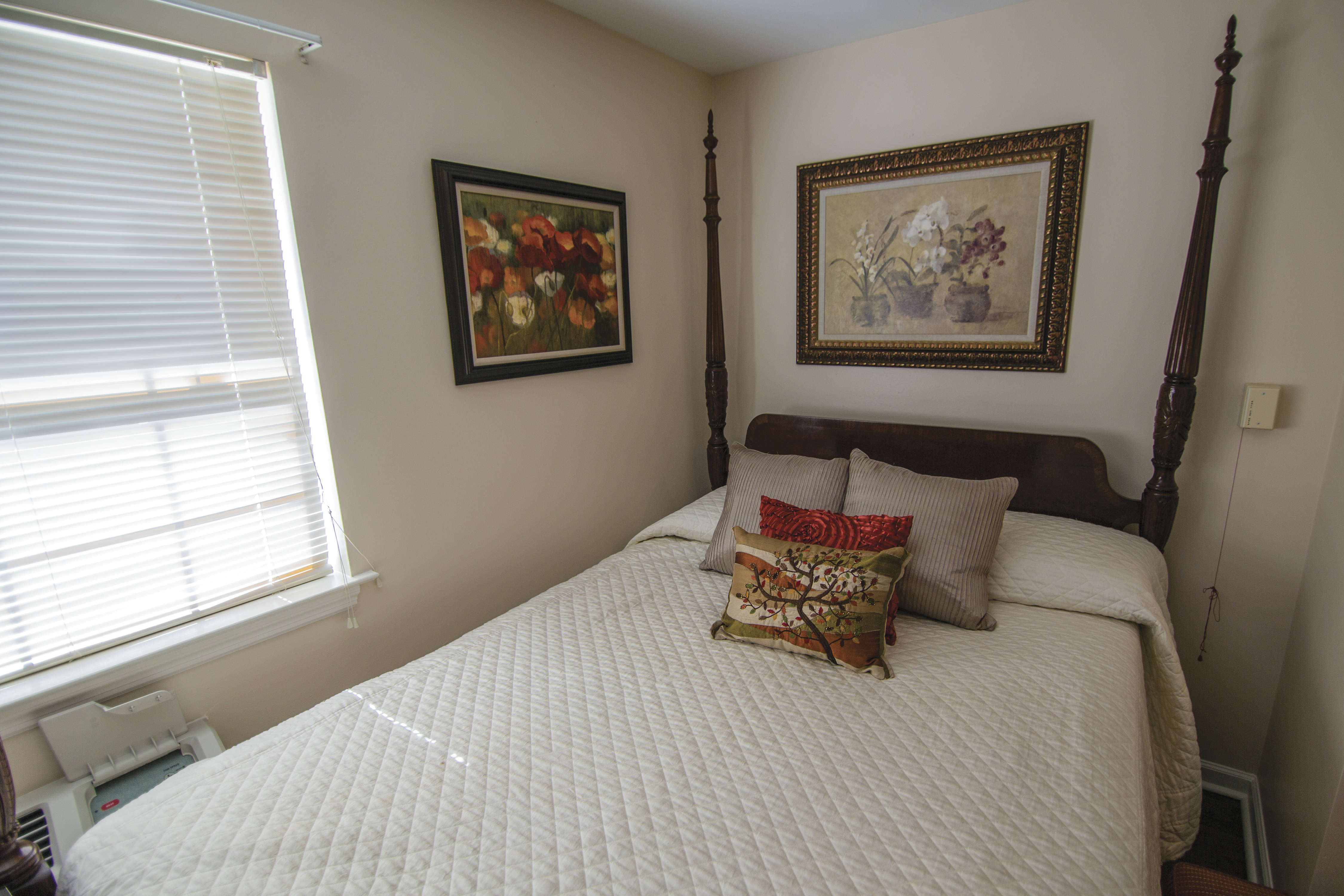 hampton-cove-bedroom
