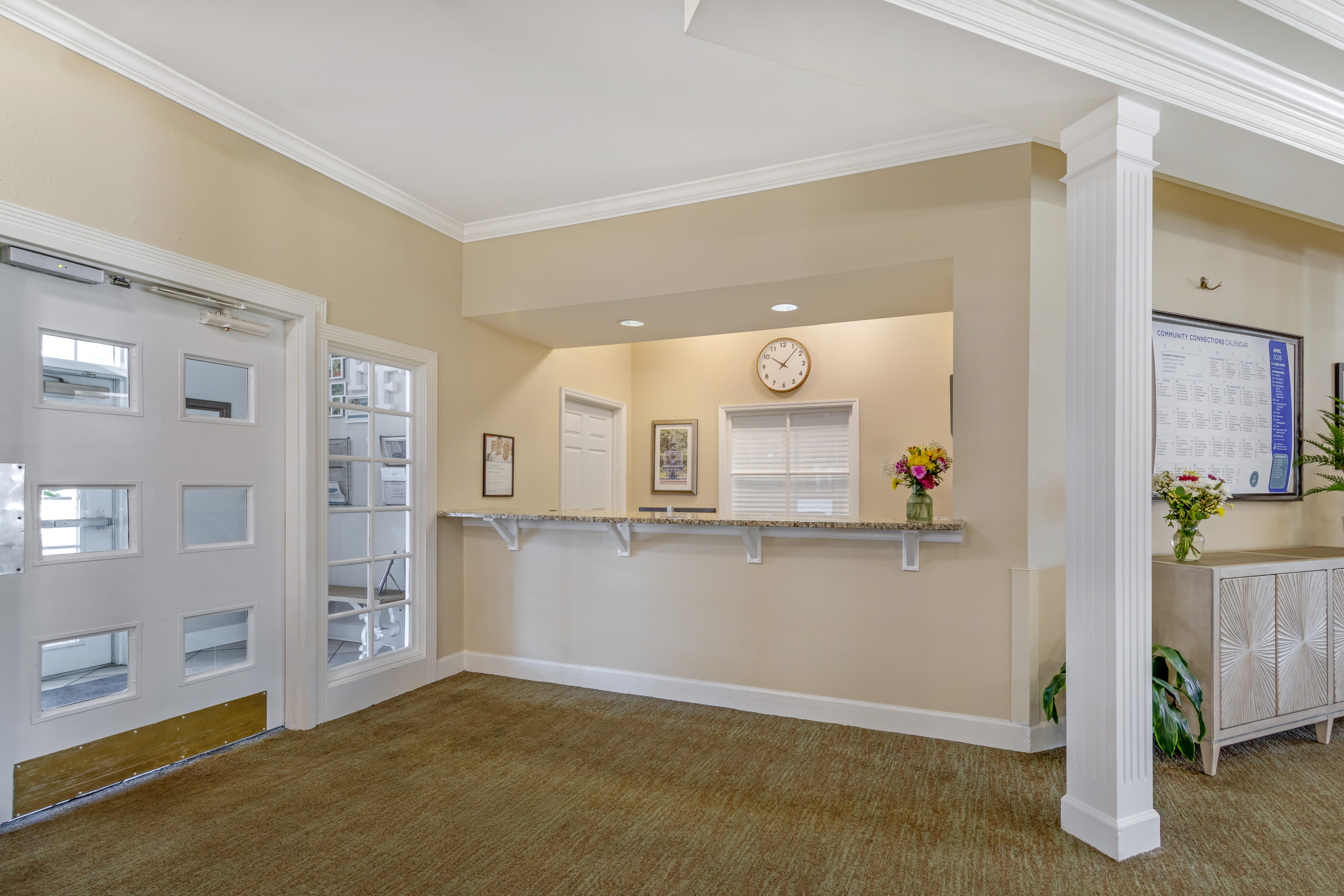 hampton-cove-lobby