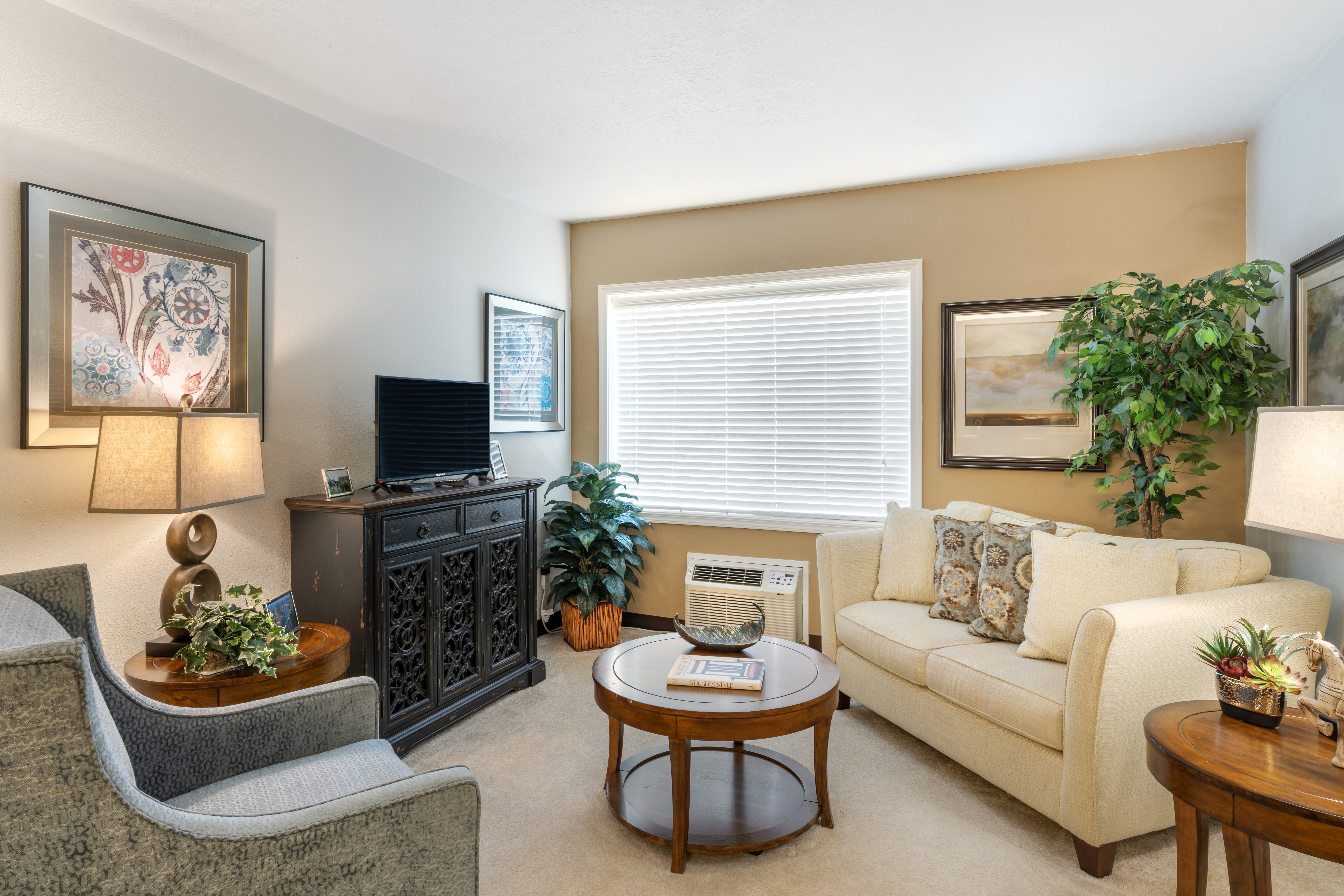 3-heritage-plaza-apartment-living-room