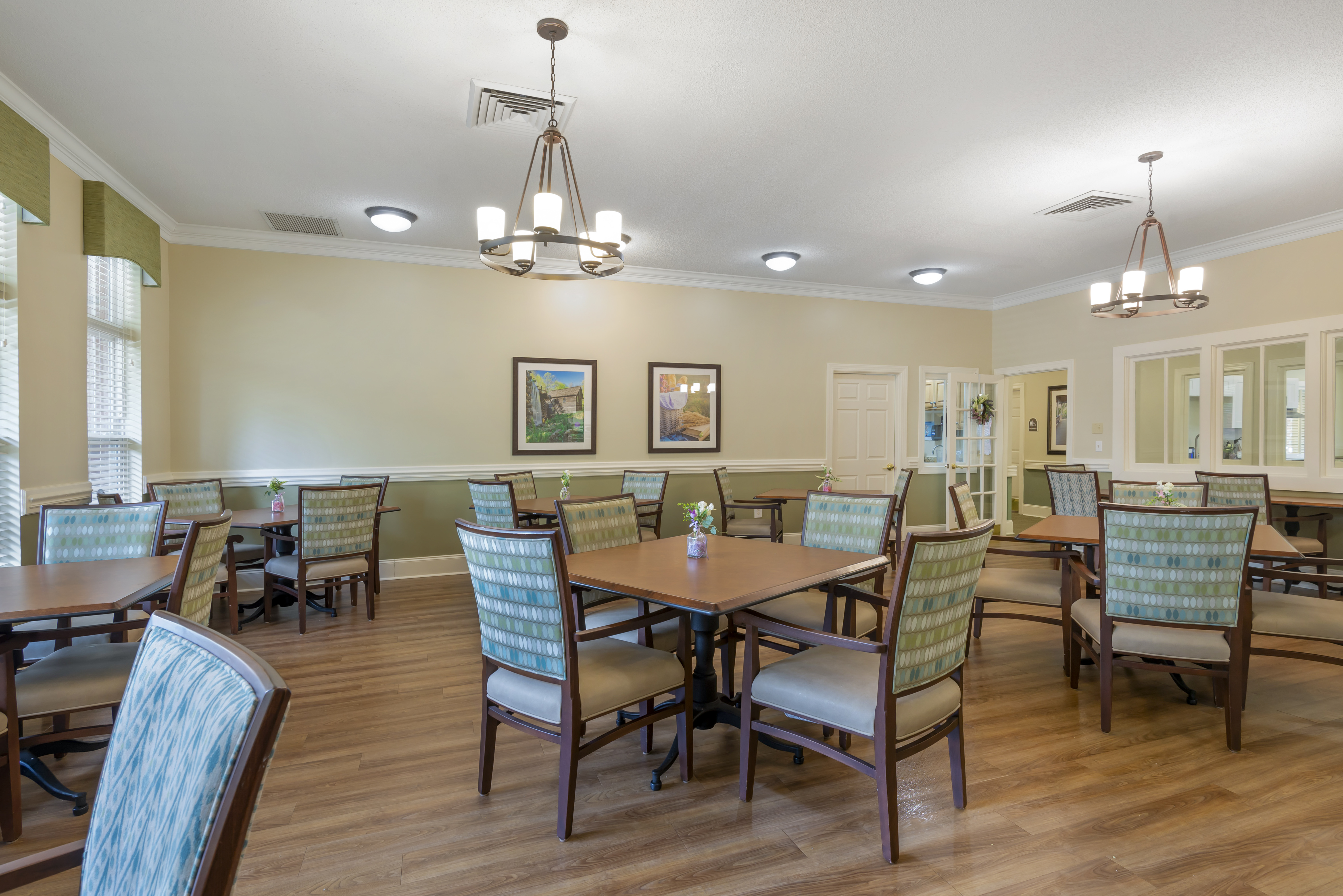 3-high-point-north-mc-dining-room
