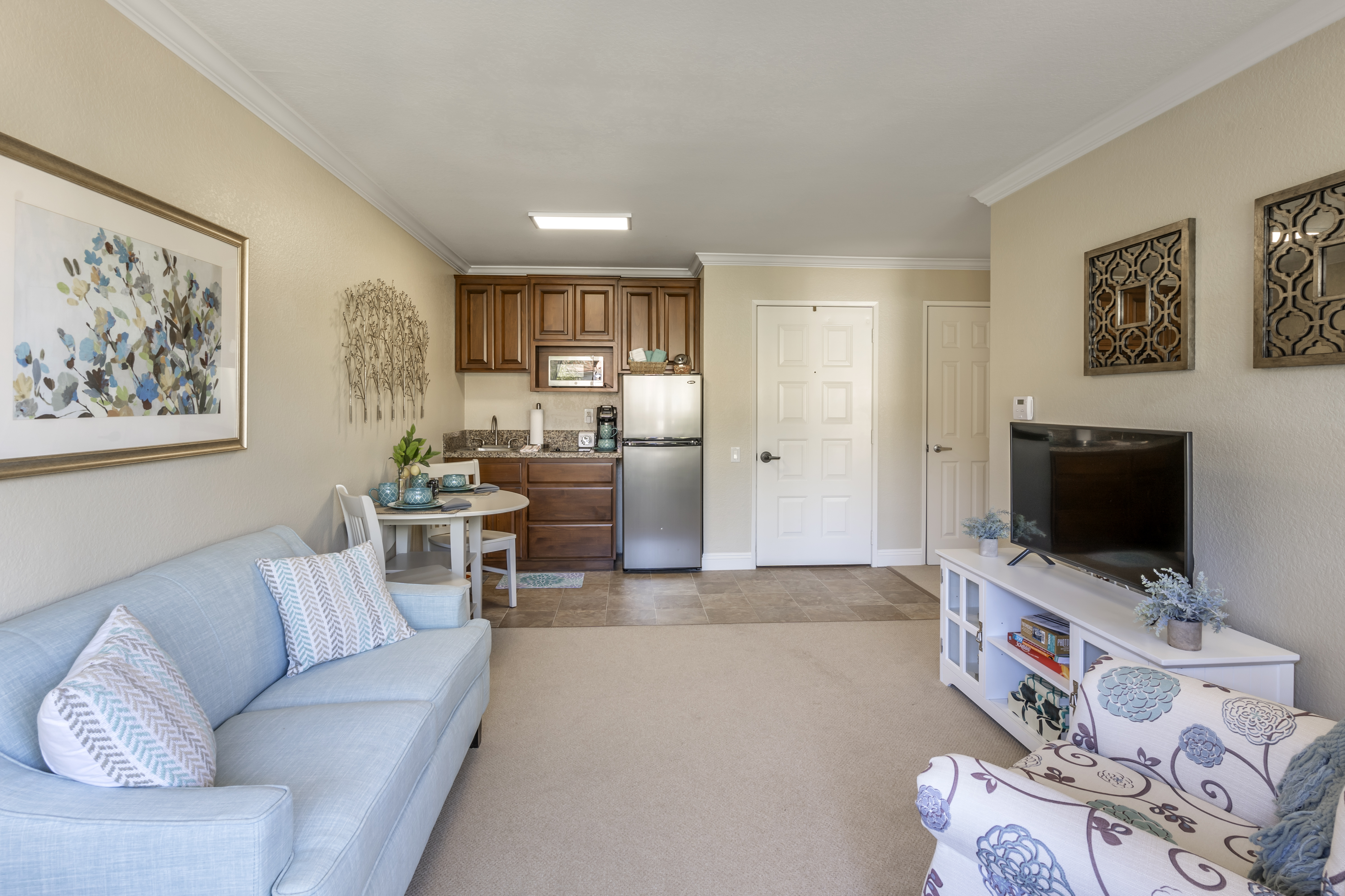 1-irvine-apartment-living-room
