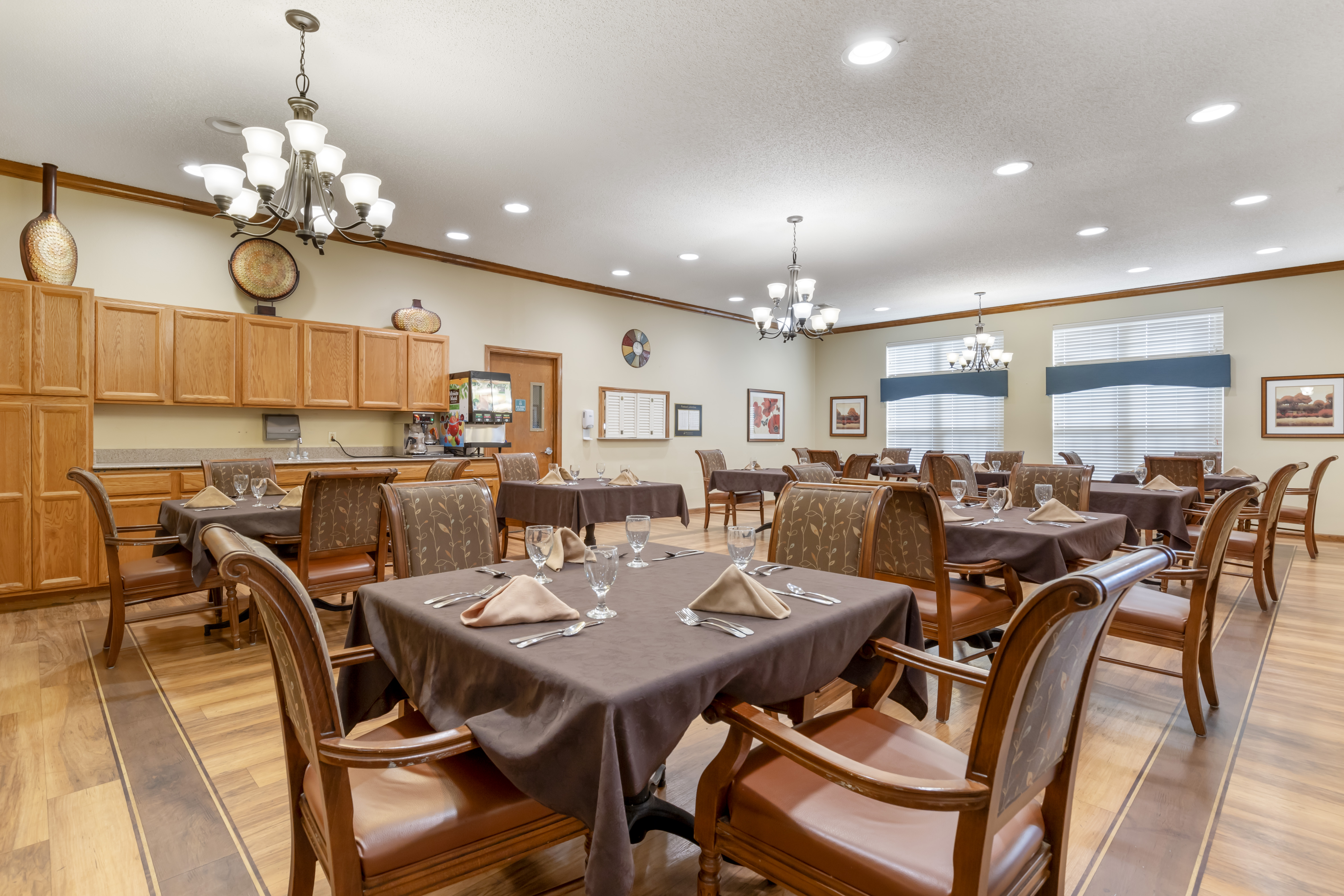 3-kerrville-community-dining-room