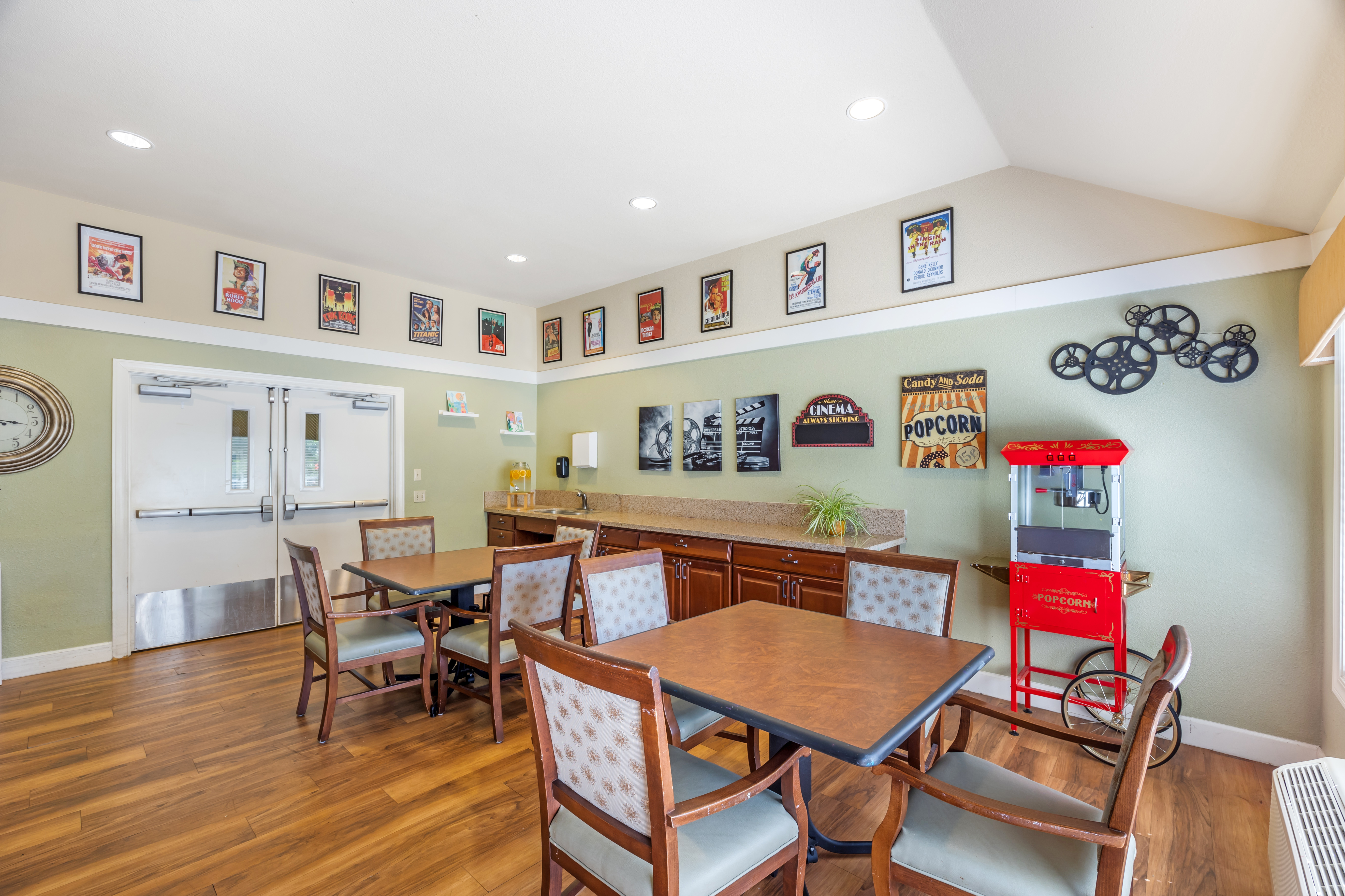 kettleman-lane-activities-room