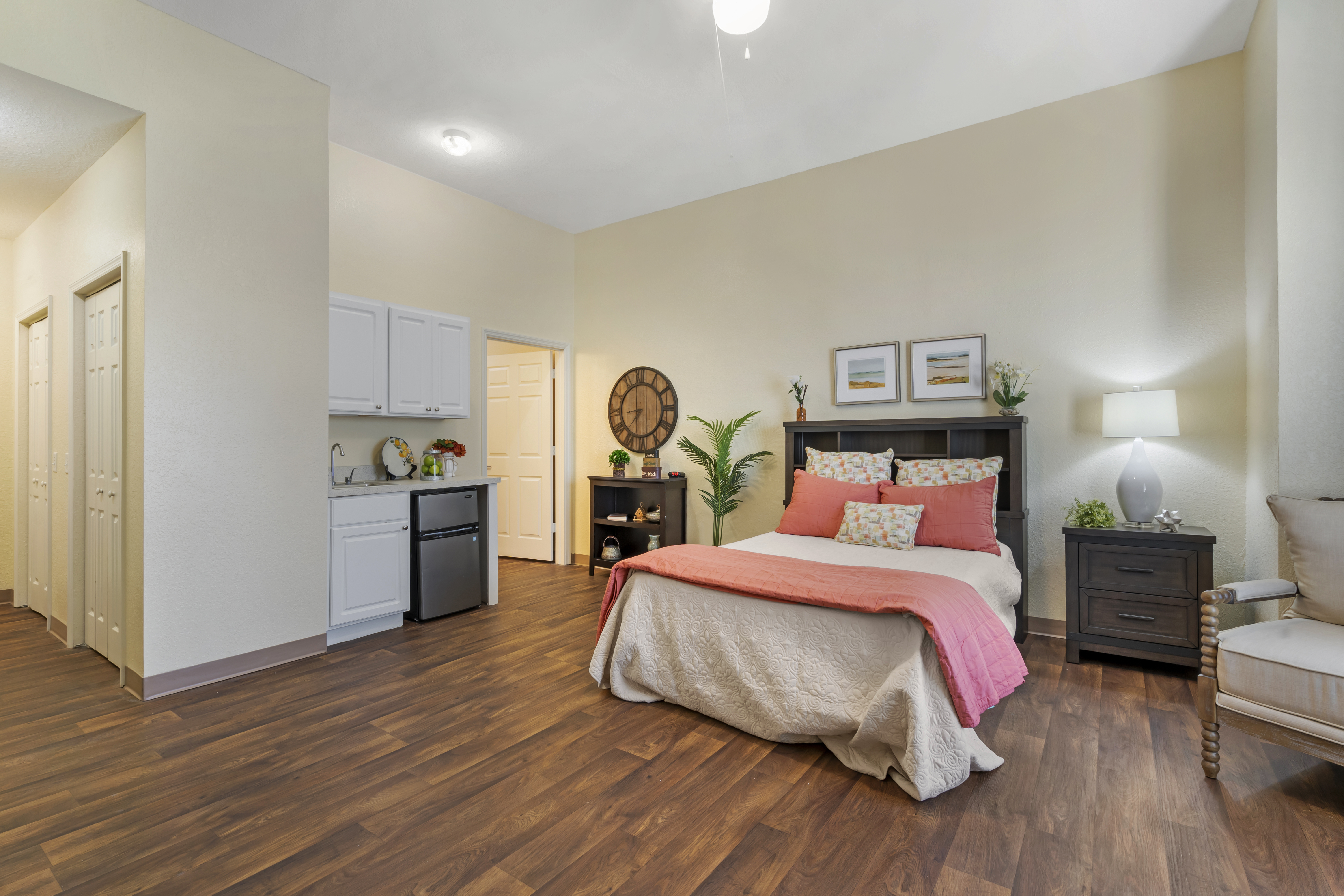 1-lake-mary-apartment-bedroom