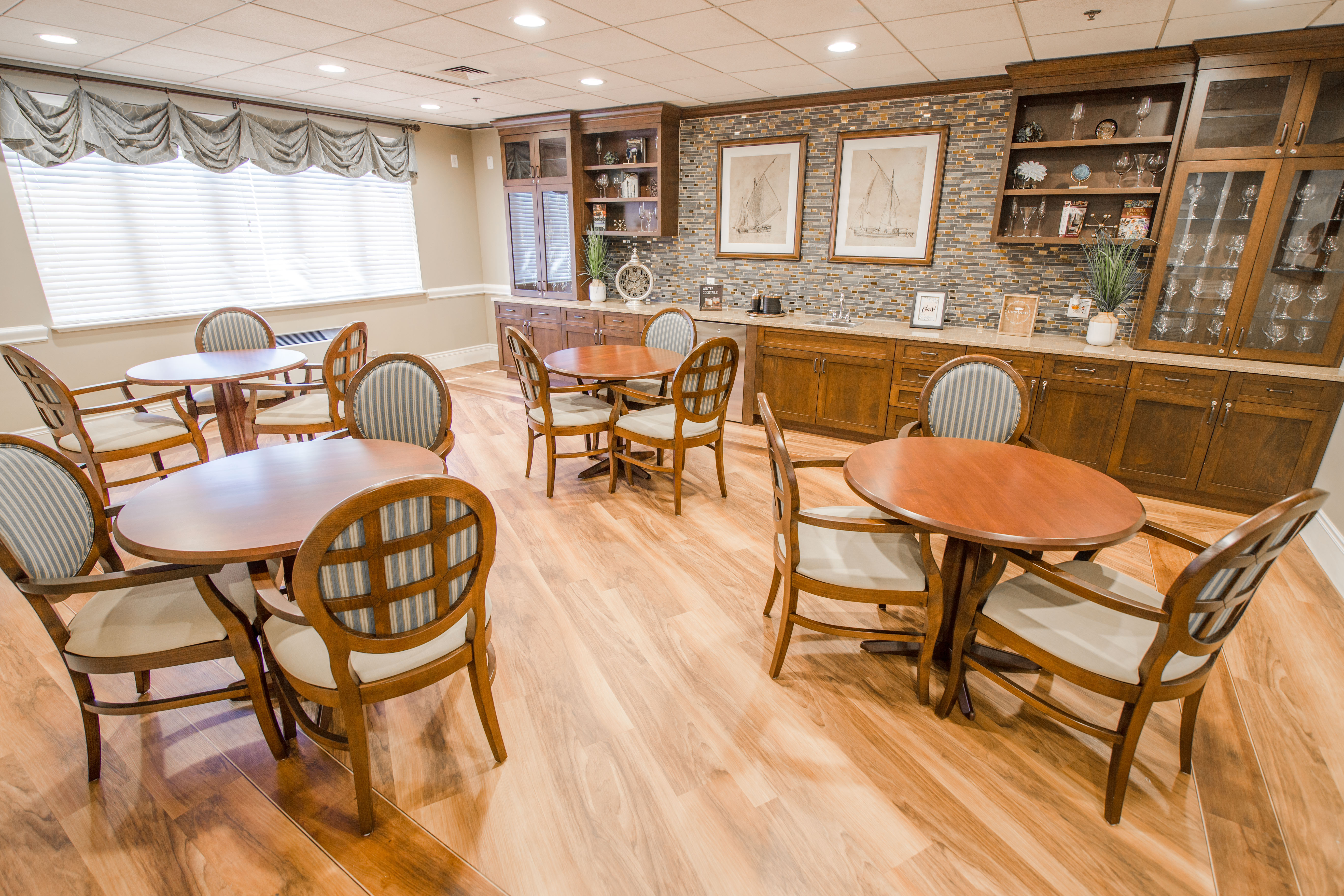 3-lake-orienta-bistro
