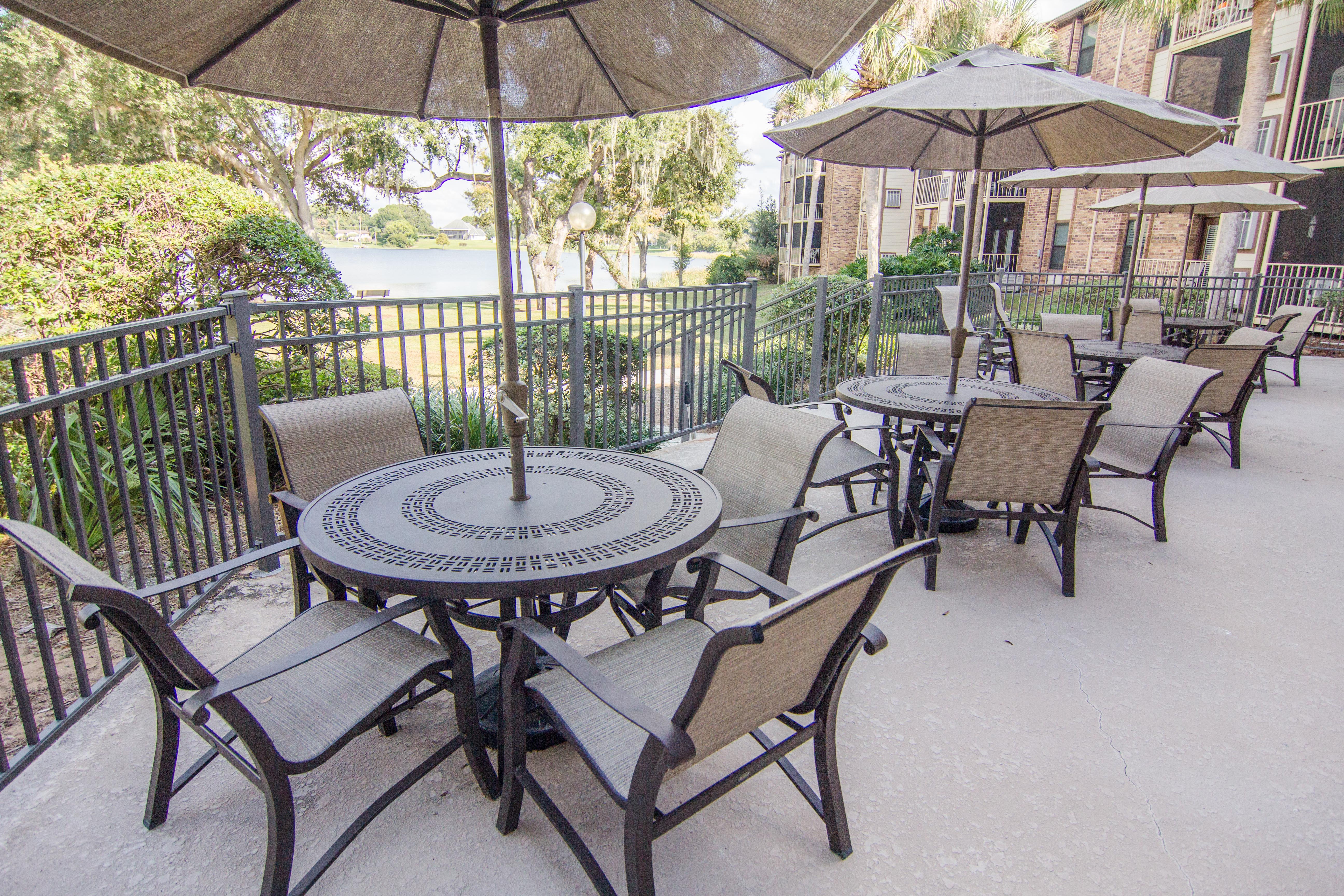 1-lake-tavares-patio