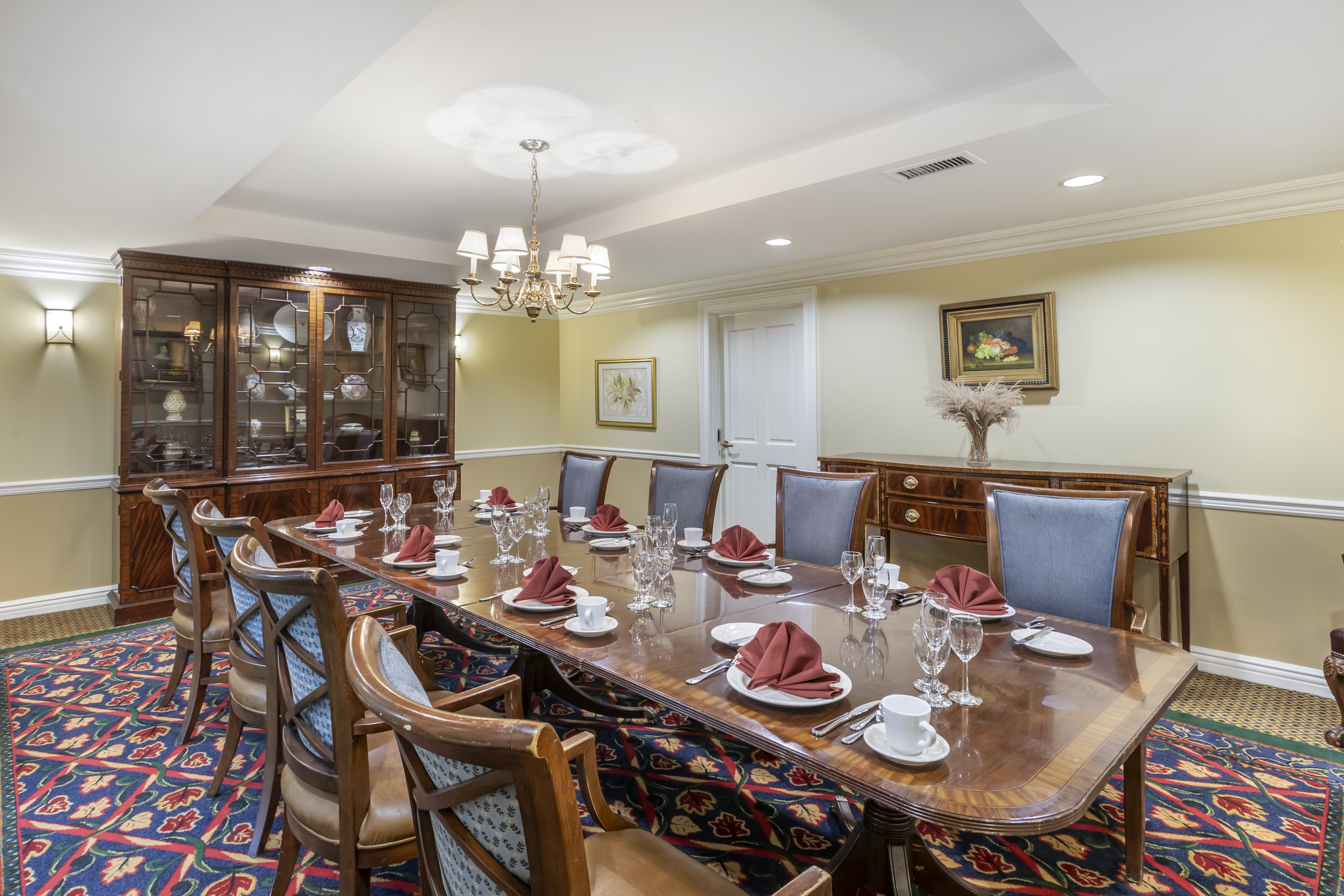 3-lake-view-private-dining-room