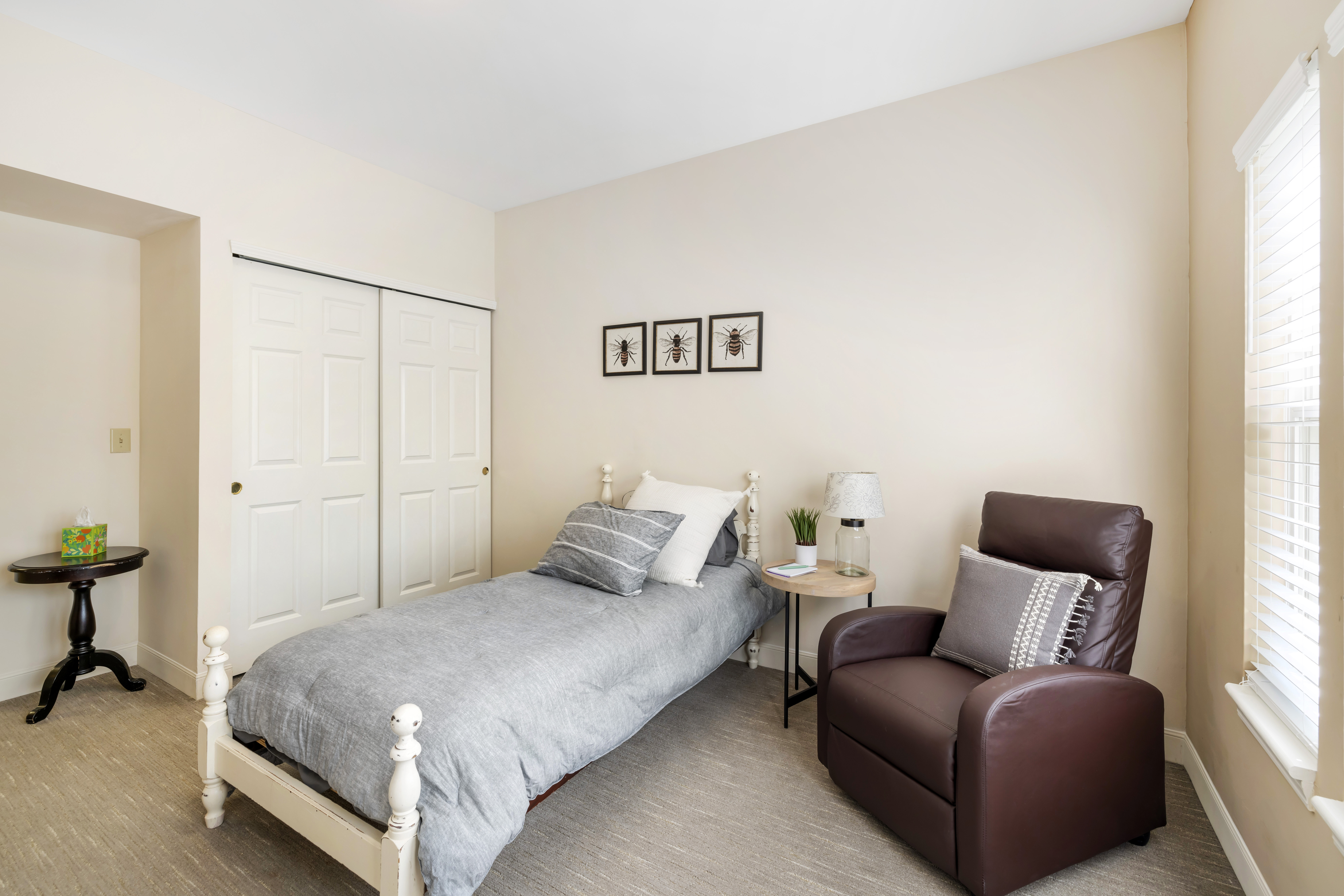 leawood-state-line-apartment-bedroom