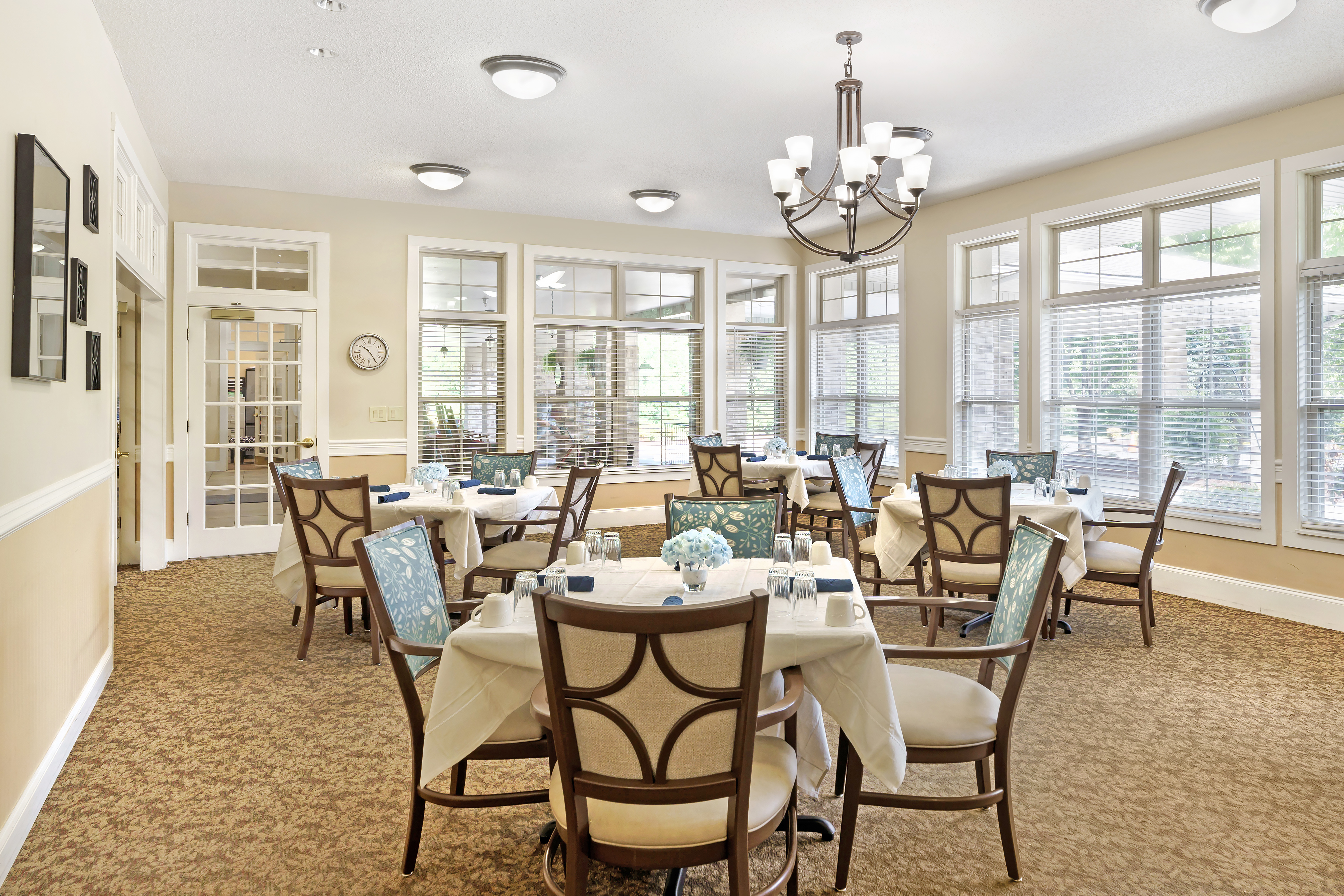 3-lenoir-community-dining-room