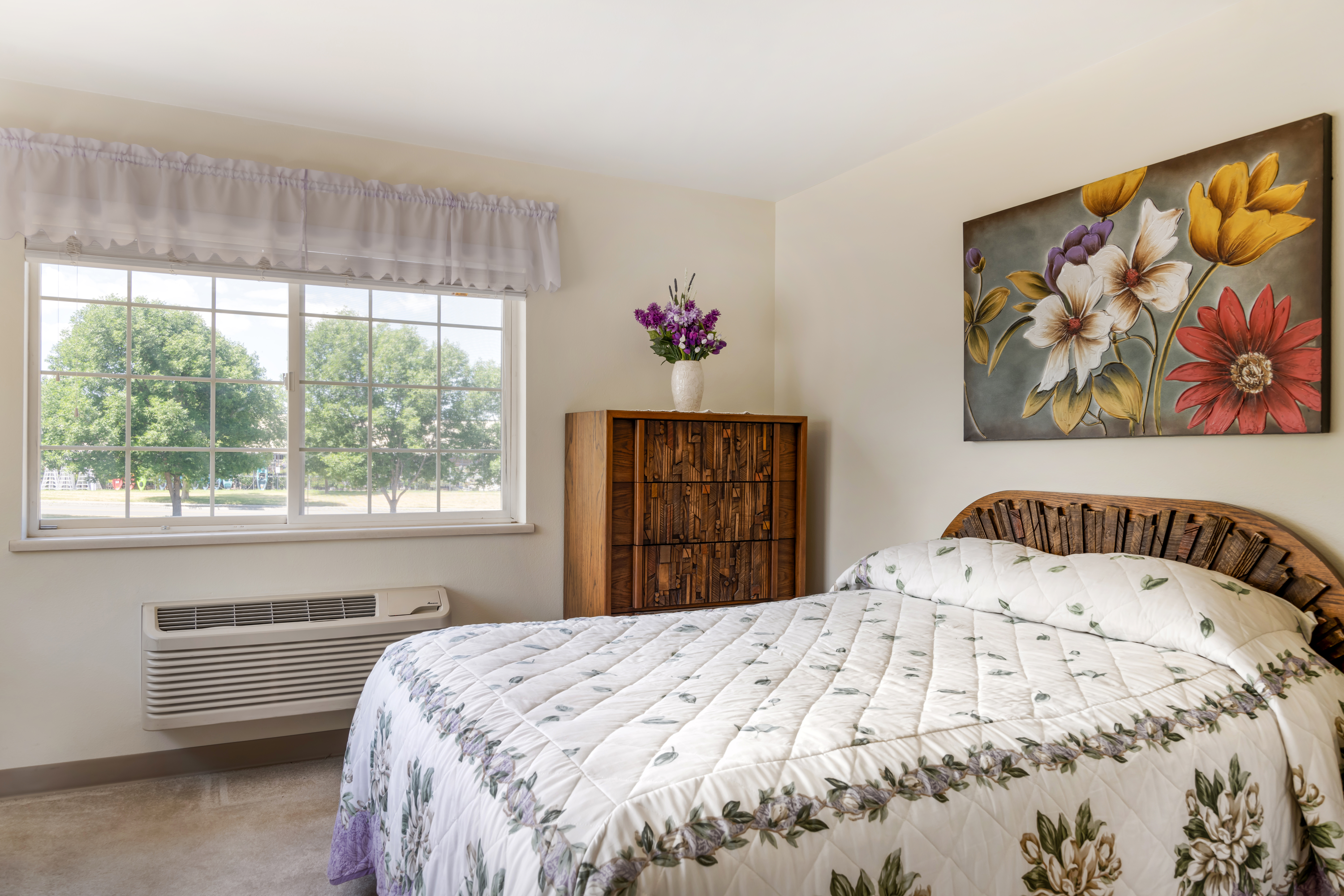 3-lewiston-apartment-bedroom